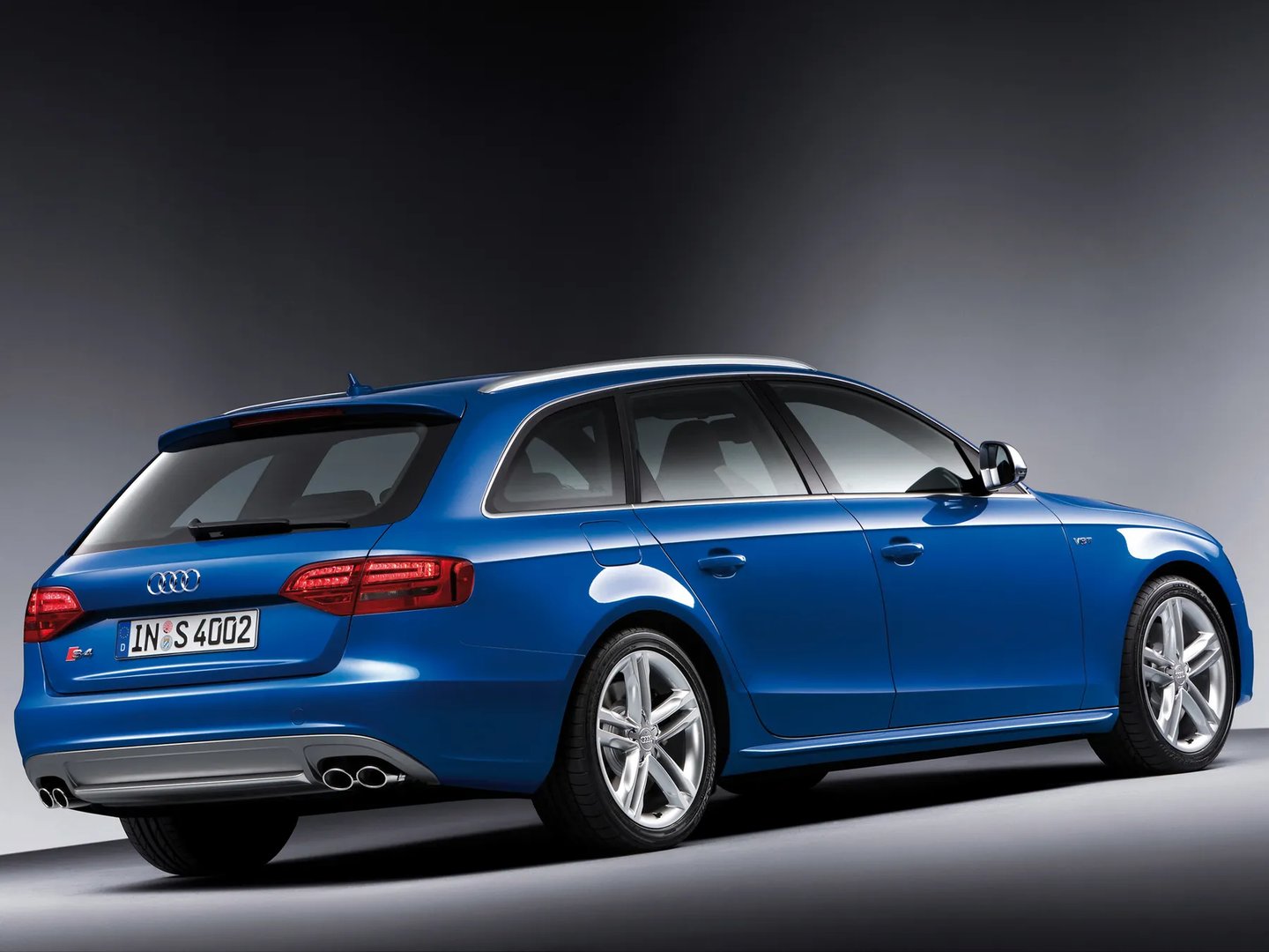 Audi_S4_4_generation__Estate_5-door__3.jpg