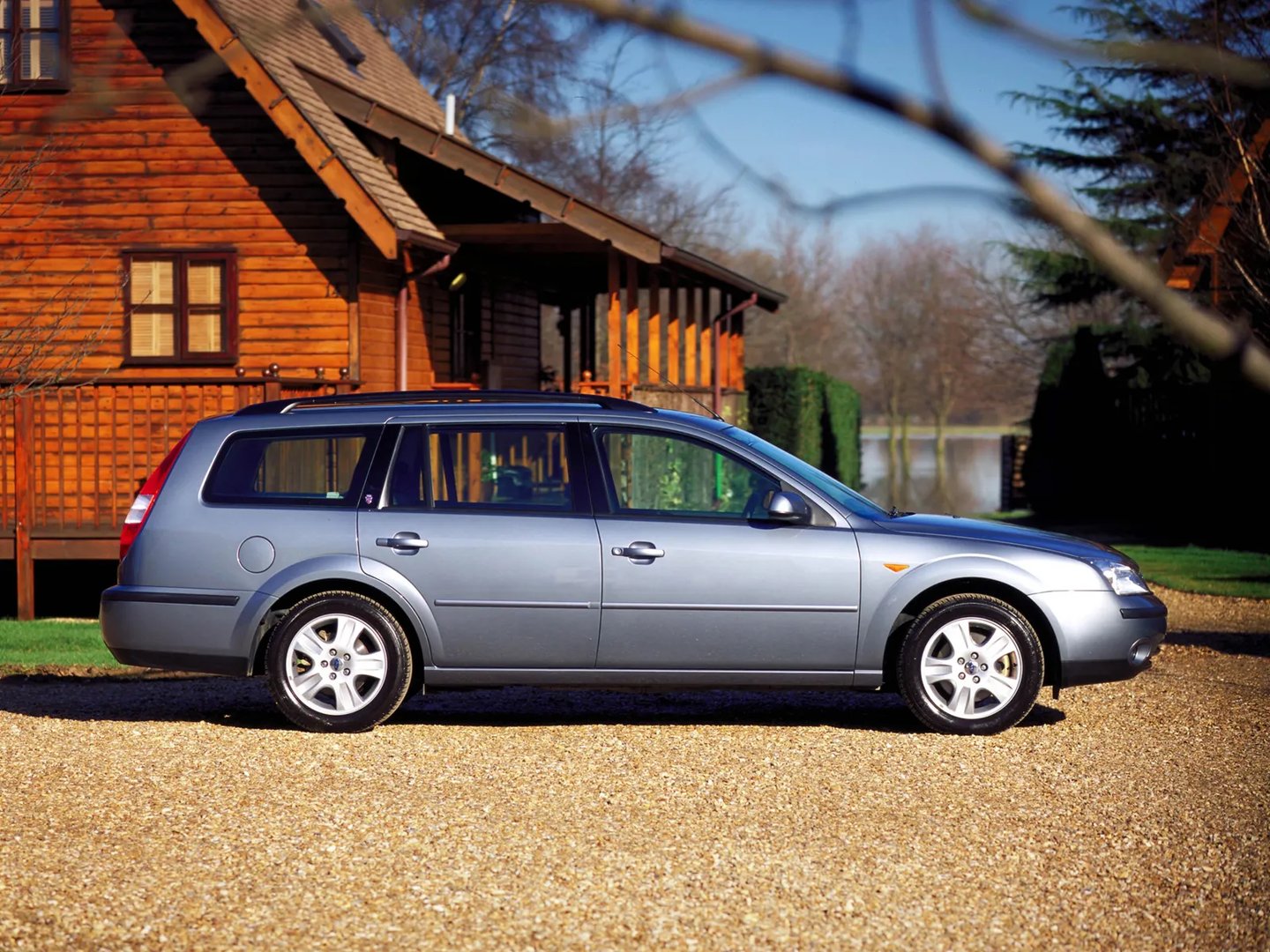 Ford_Mondeo_3_generation__Estate_5-door__6.jpg