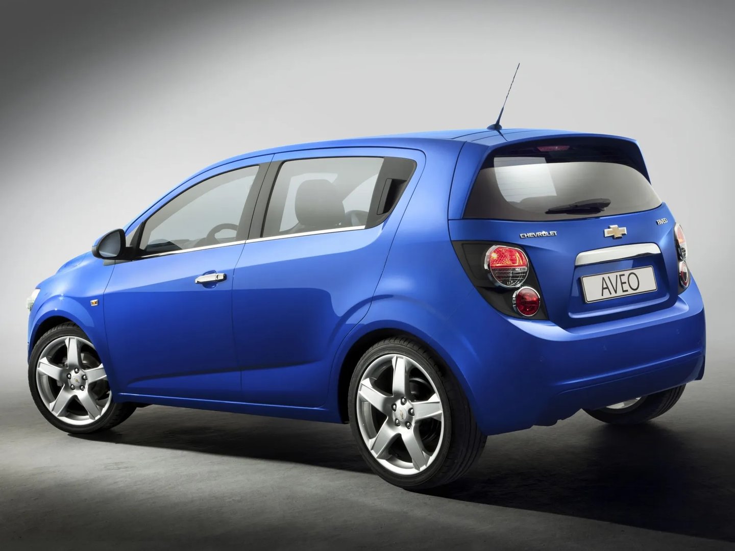 Chevrolet_Aveo_2_generation__Hatchback_5-door__1.jpg