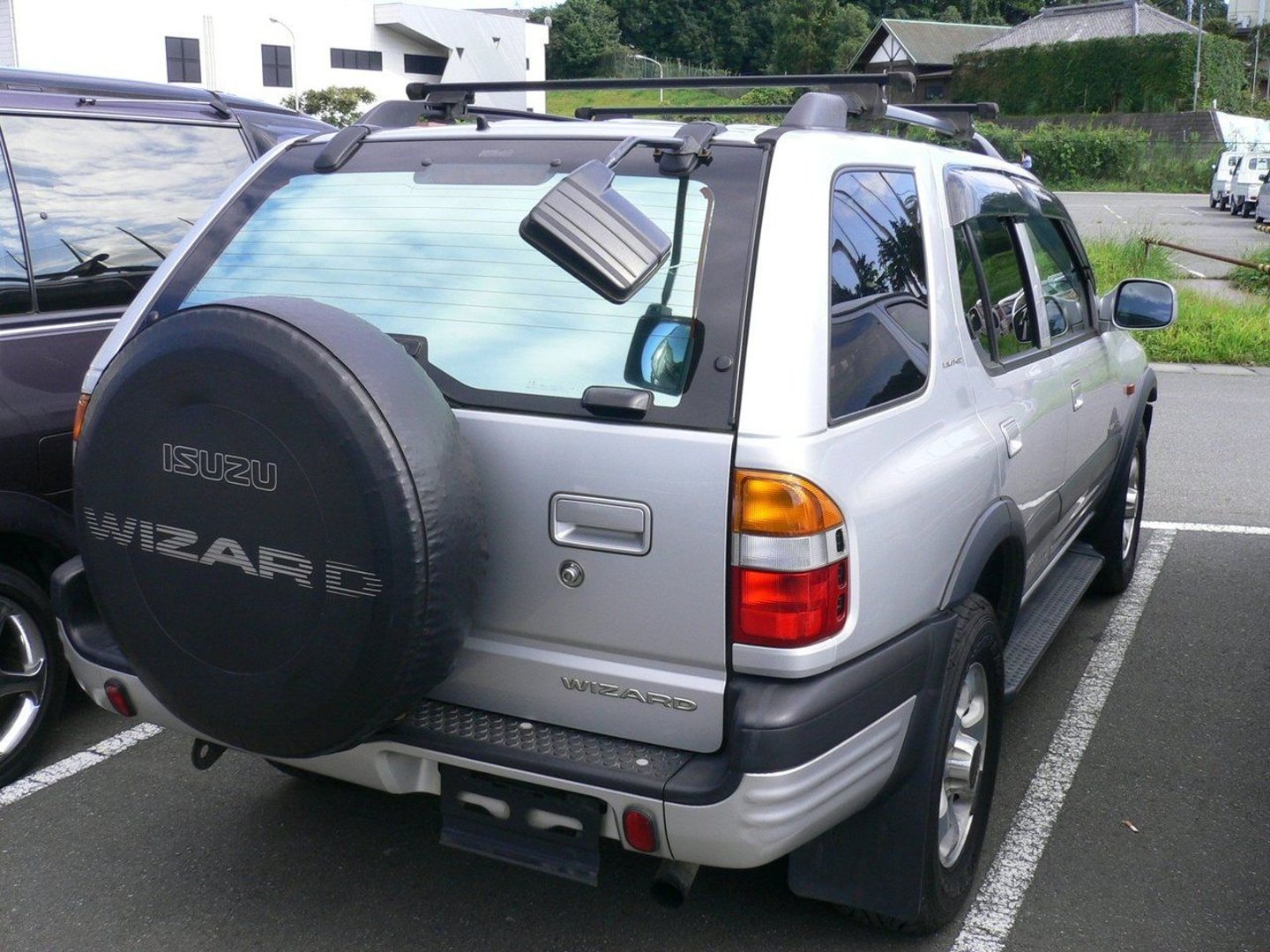 isuzu_Wizard_2_generation__SUV_5-doors__4.jpg