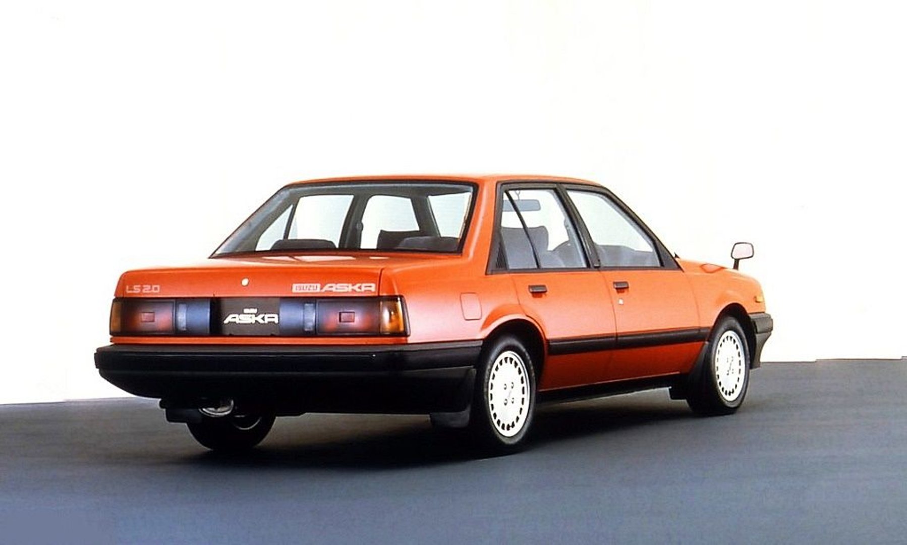 isuzu_Aska_1_generation__Sedan__1.jpg