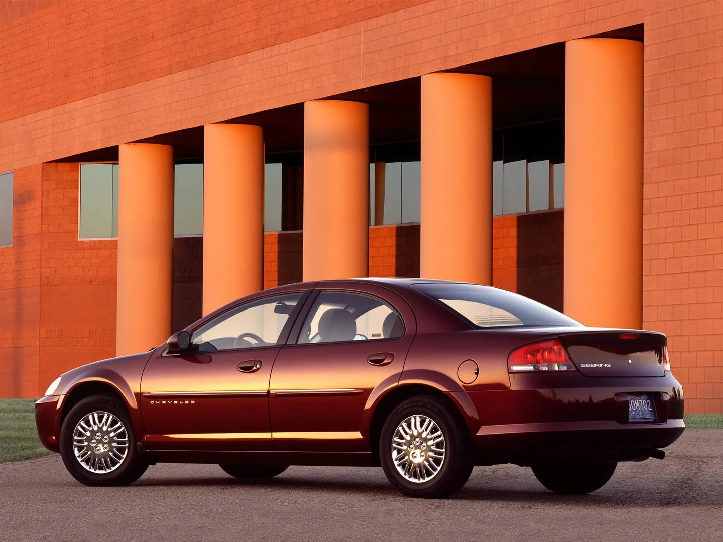 Chrysler_Sebring_2_generation__Sedan__9.jpg