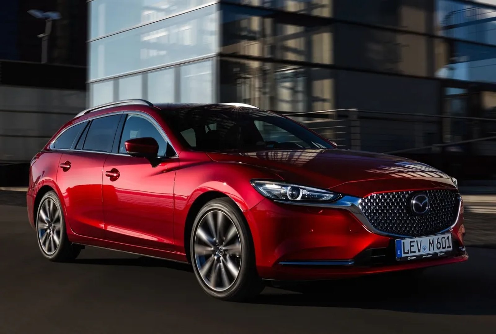 Mazda_6_3_generation_restyling_2__Estate_5-door__3.jpg