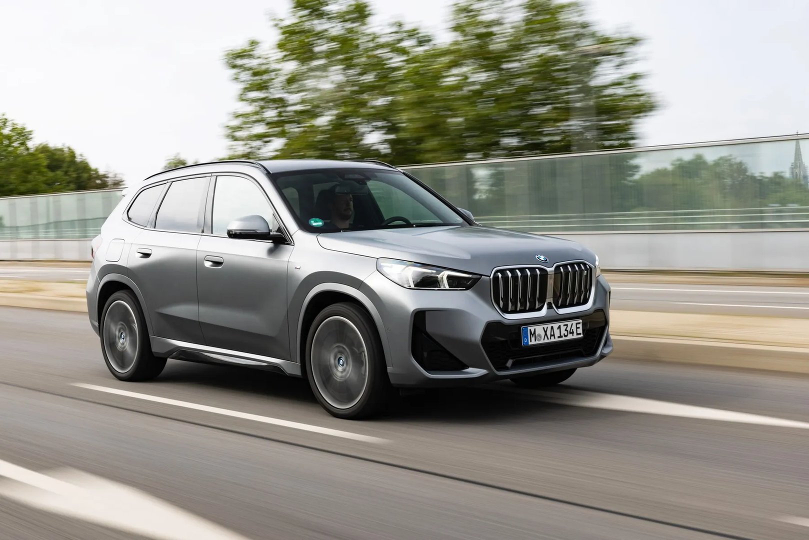 BMW_iХ1_1_generation__SUV_5-doors__7.jpg