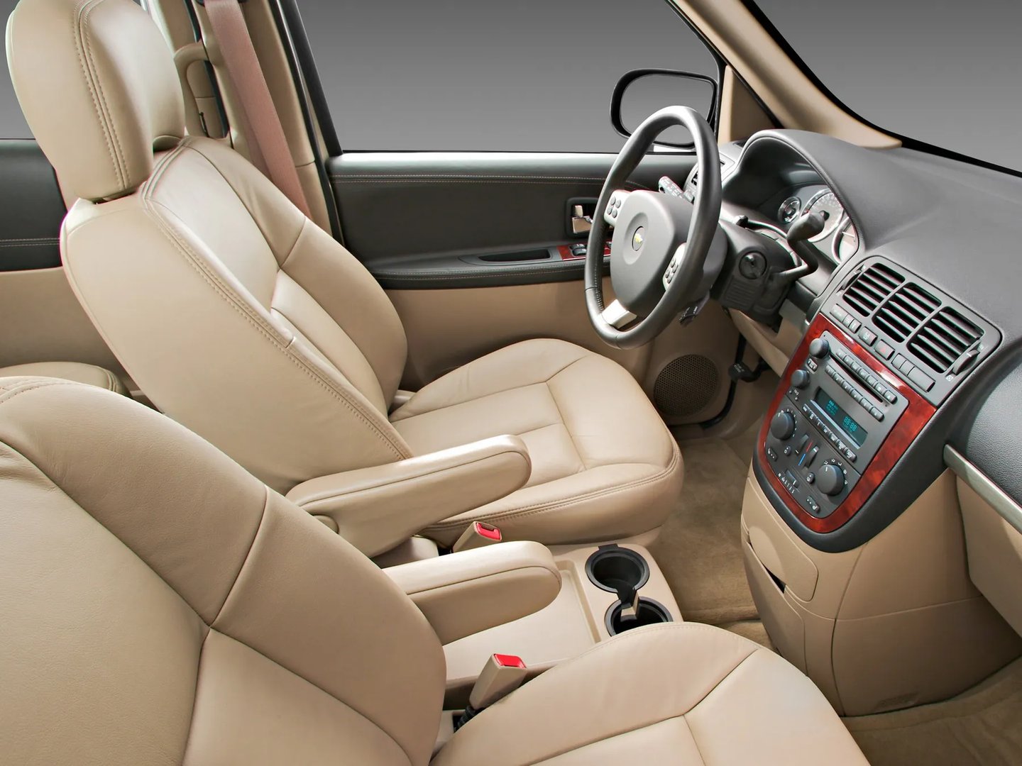 Chevrolet_Uplander_1_generation__Minivan__11.jpg