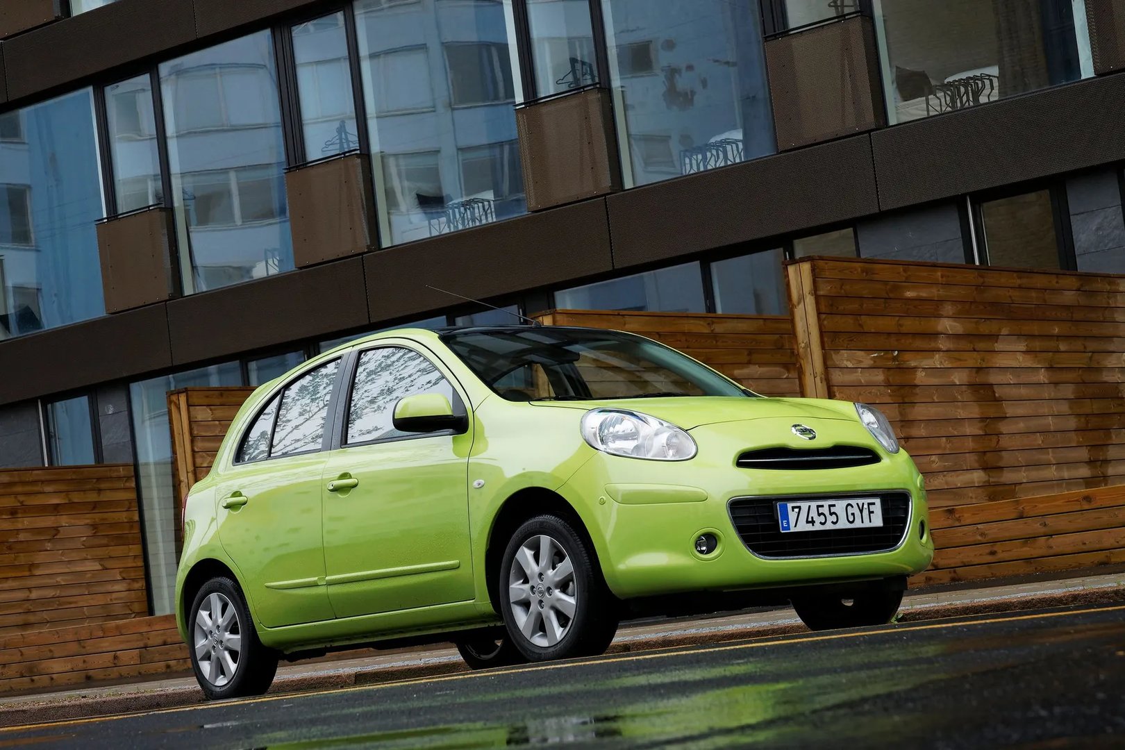 Nissan_Micra_4_generation__Mini_5-doors__8.jpg