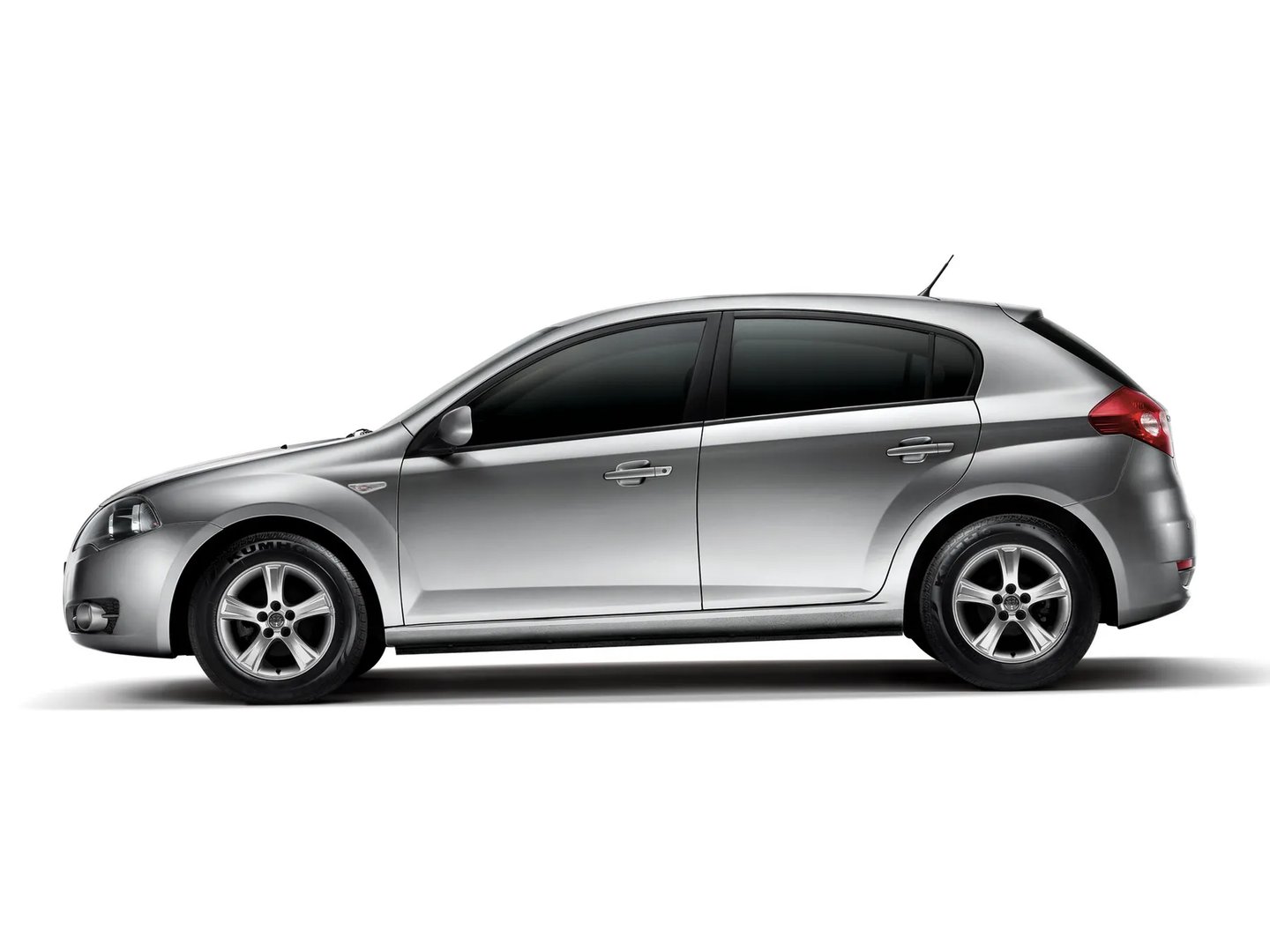 Brilliance_FRV_(BS2)_1_generation__Hatchback_5-door__10.jpg