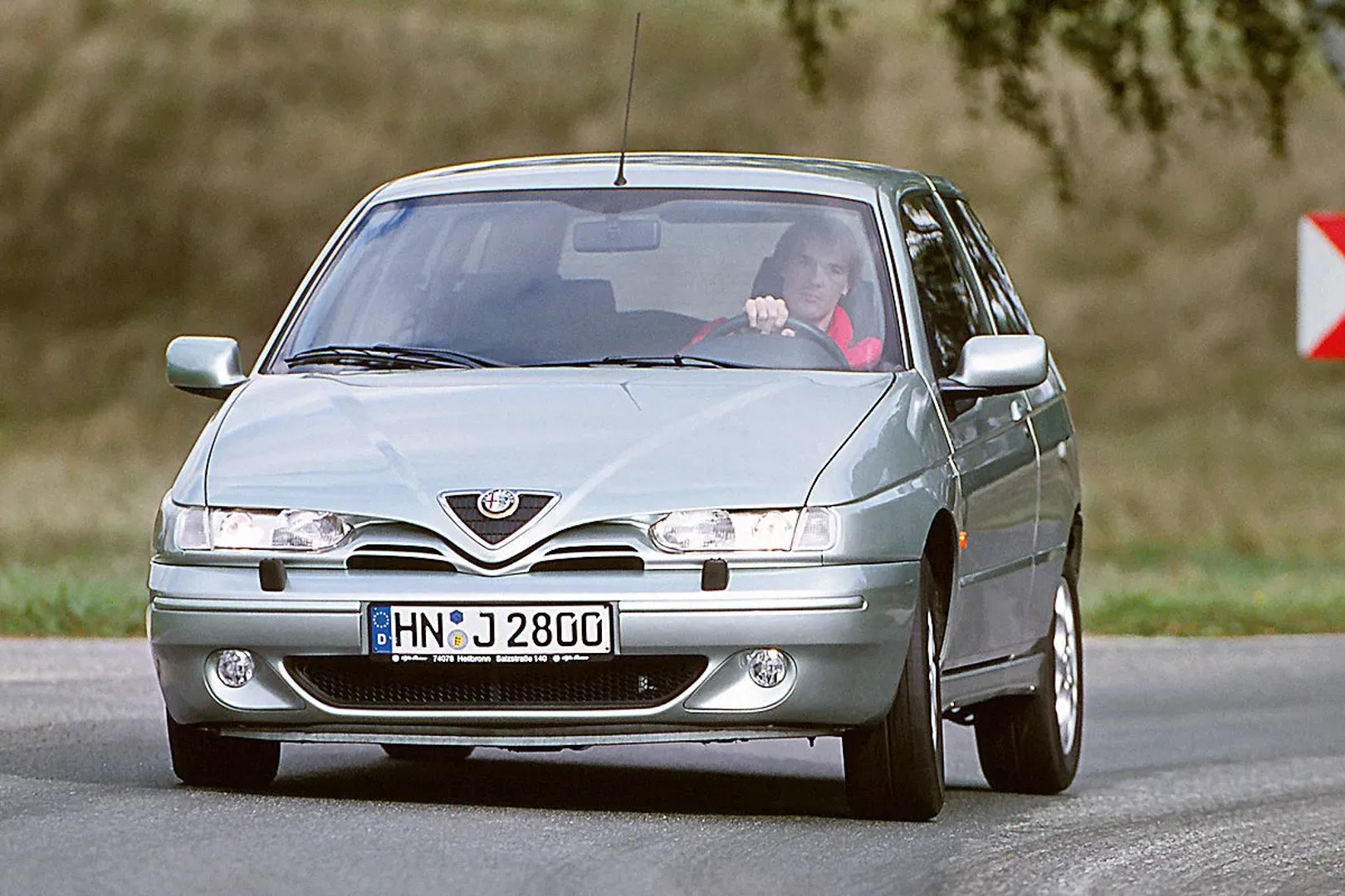 Alfa Romeo_145_1_generation_restyling__Mini_3-doors__4.jpg