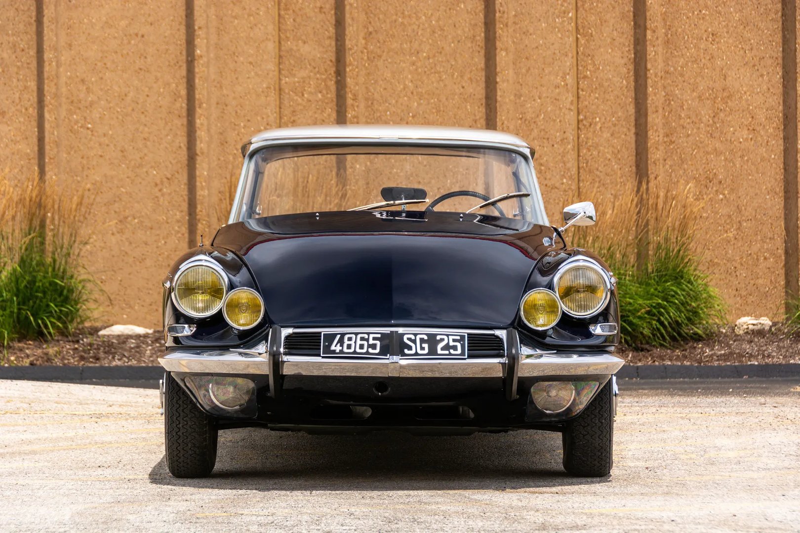 Citroen_DS_1_generation_restyling_1__Coupe__7.jpg