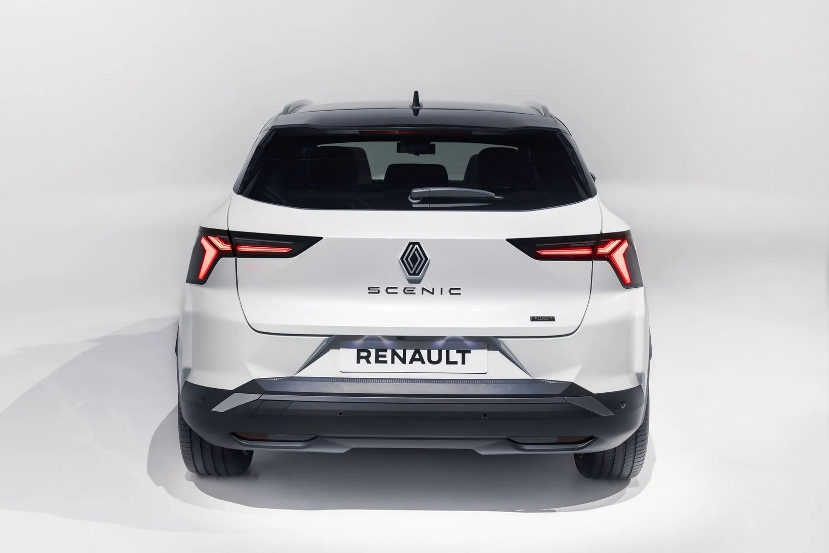 Renault_Scenic_E-Tech_1_generation__SUV_5-doors__5.jpg