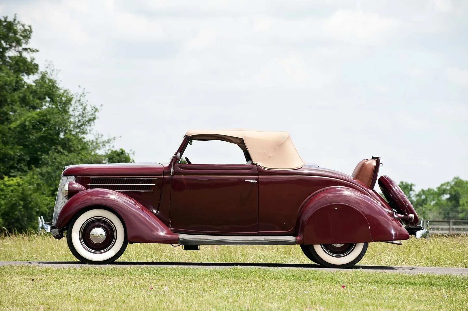 Ford_V8_2_generation__Cabrio__8.jpg