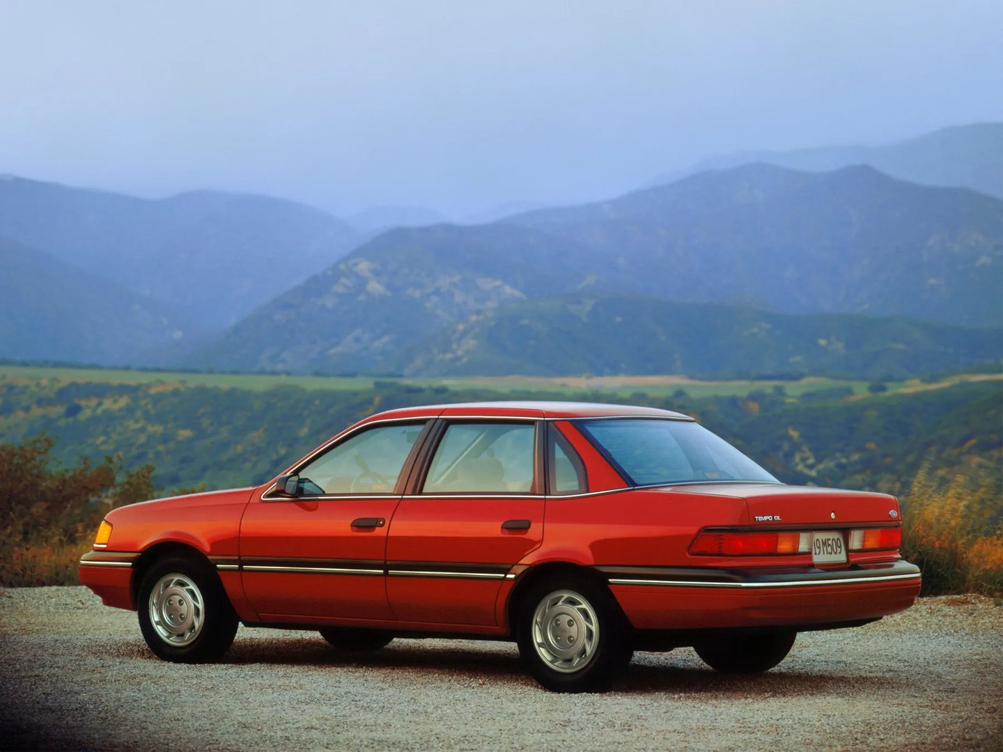 Ford_Tempo_1_generation__Sedan__1.jpg