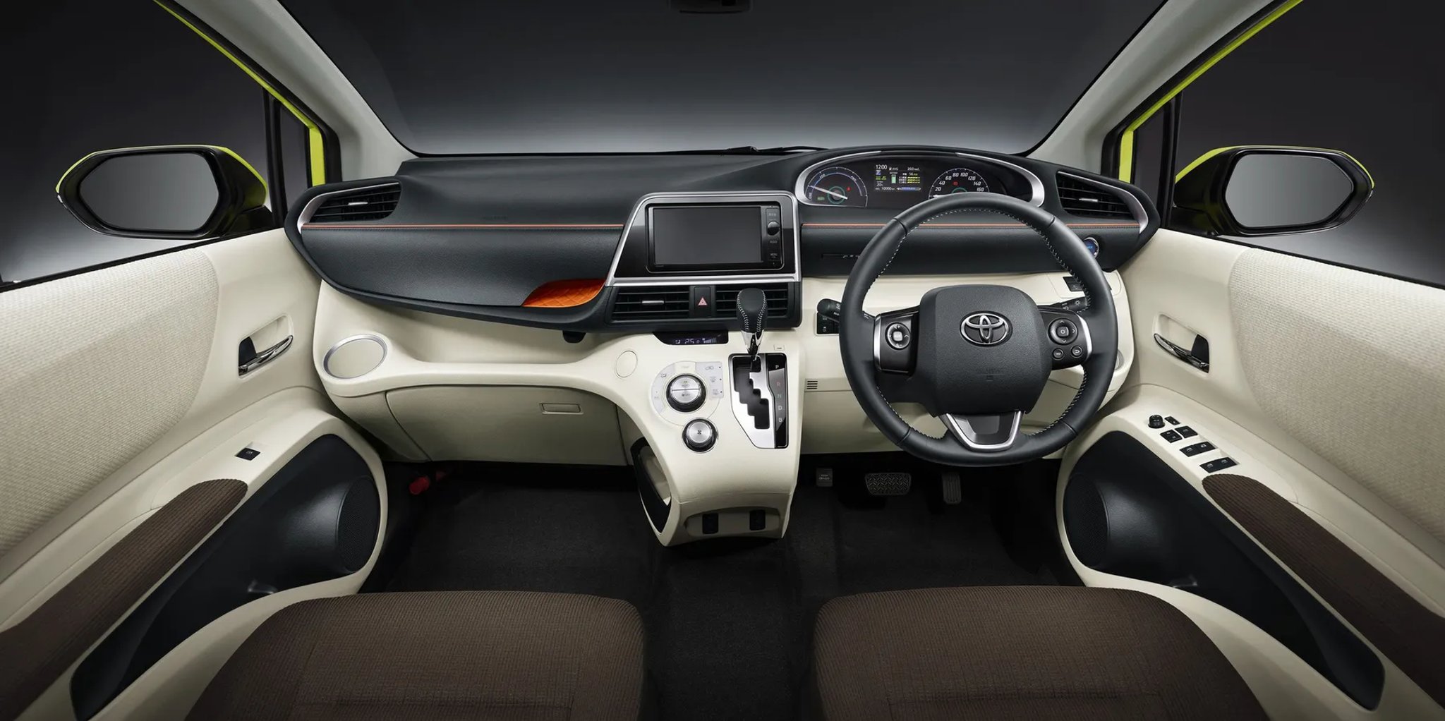 Toyota_Sienta_2_generation__Compact_Van__4.jpg