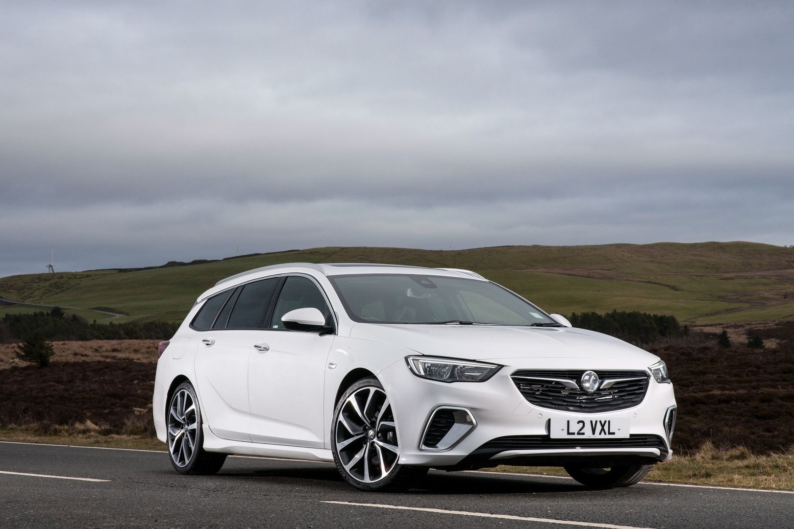 vauxhall_Insignia_2_generation__Estate_5-door__6.jpg