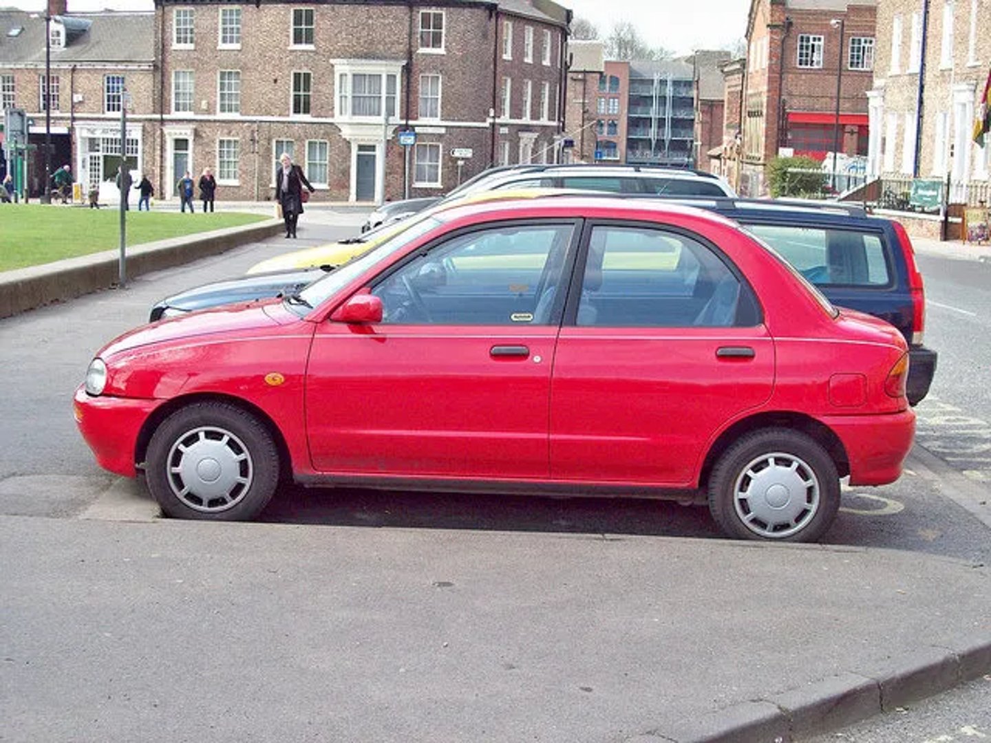 Mazda_Revue_1_generation__Sedan__5.jpg
