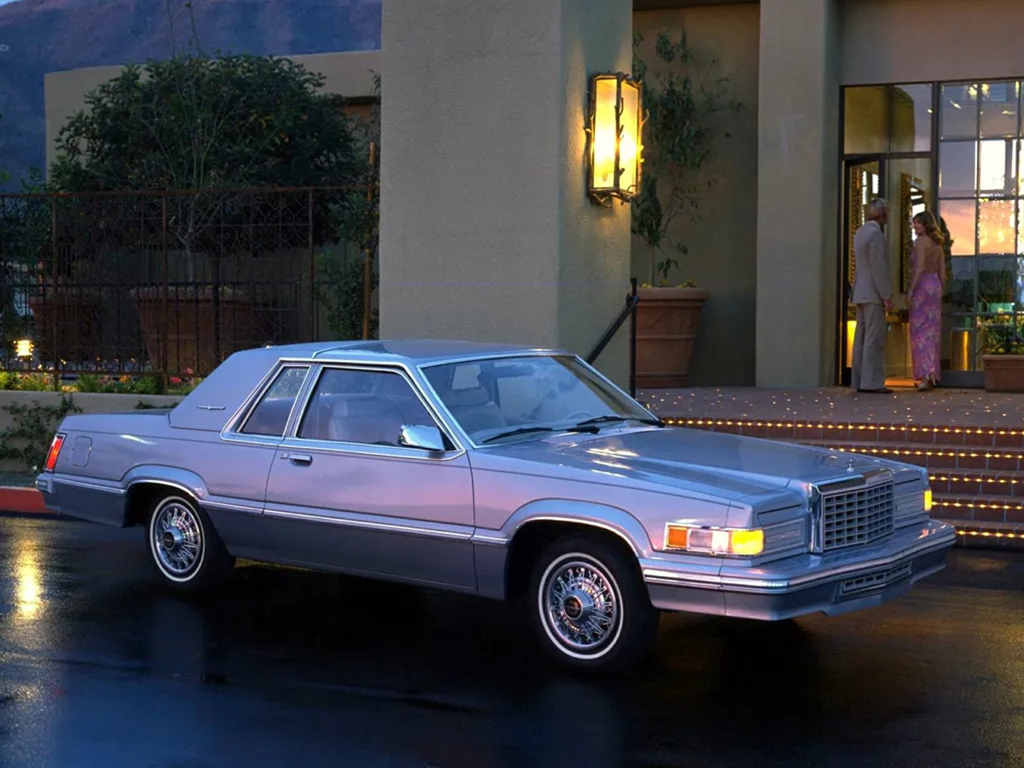 Ford_Thunderbird_8_generation__Coupe__6.jpg