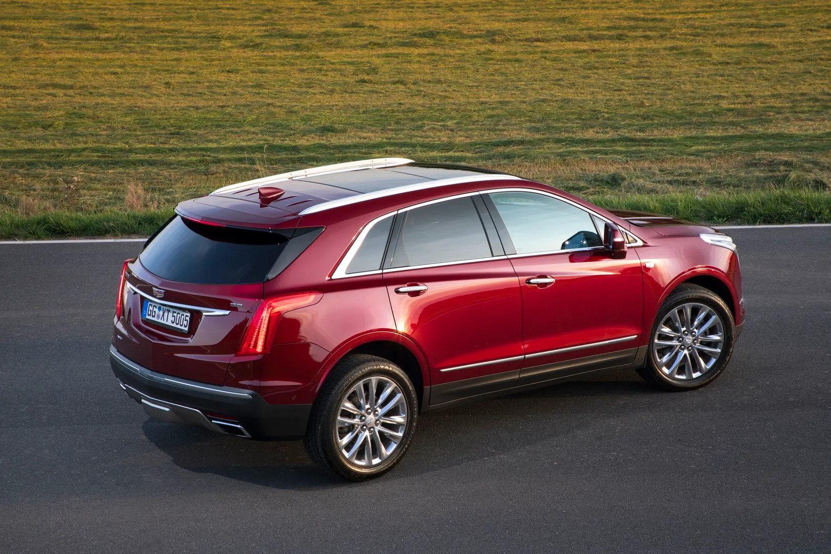 Cadillac_XT5_1_generation__SUV_5-doors__5.jpg