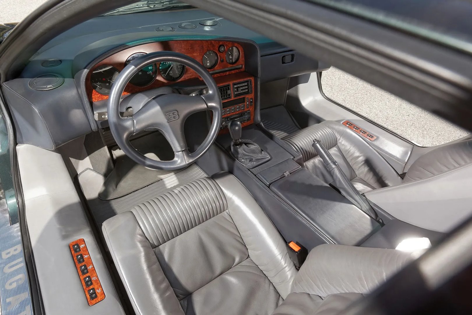 Bugatti_EB_110_1_generation__Coupe__12.jpg