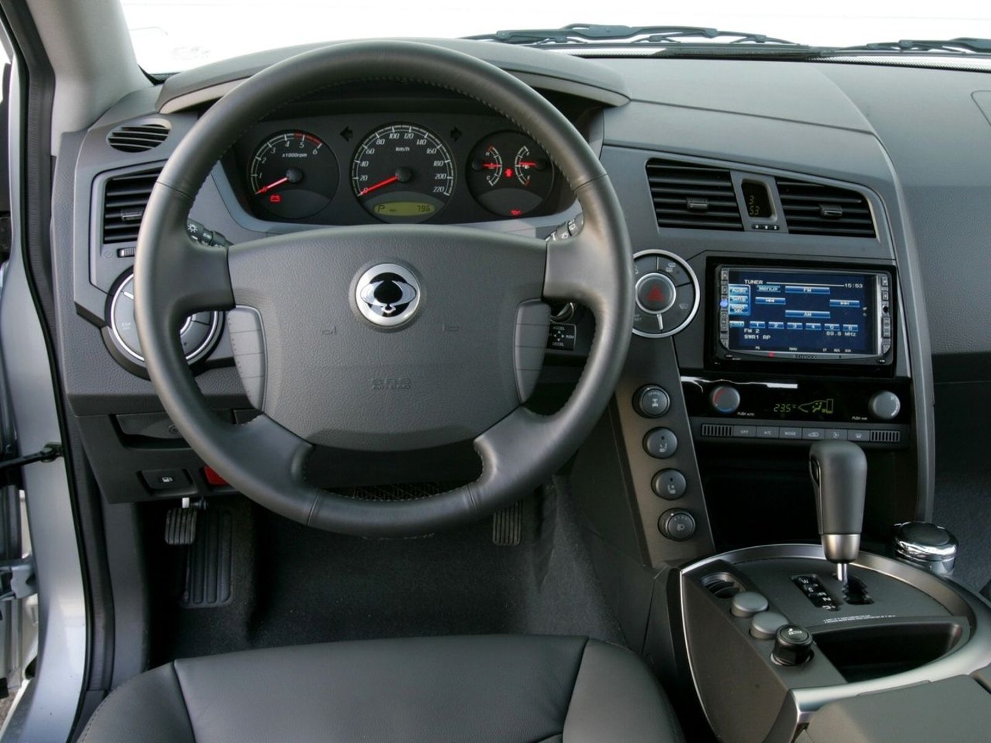 ssangyong_Kyron_1_generation__SUV_5-doors__13.jpg