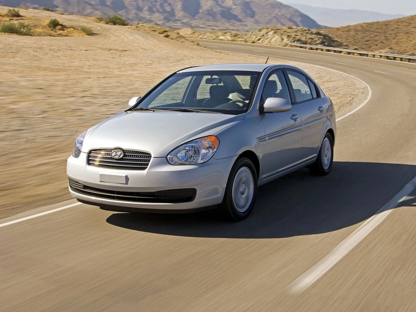 Hyundai_Accent_3_generation__Sedan__10.jpg