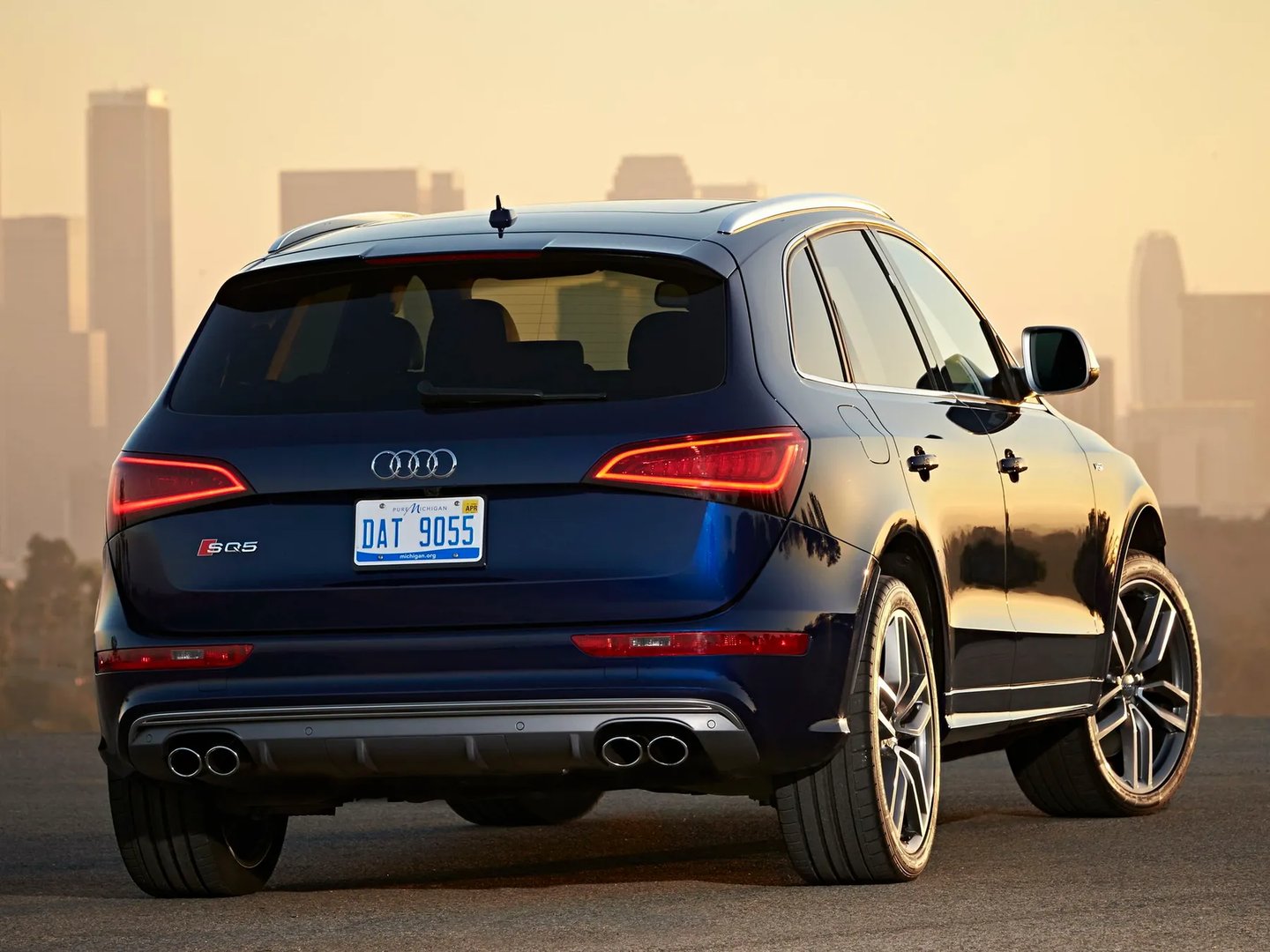Audi_SQ5_1_generation__SUV_5-doors__13.jpg