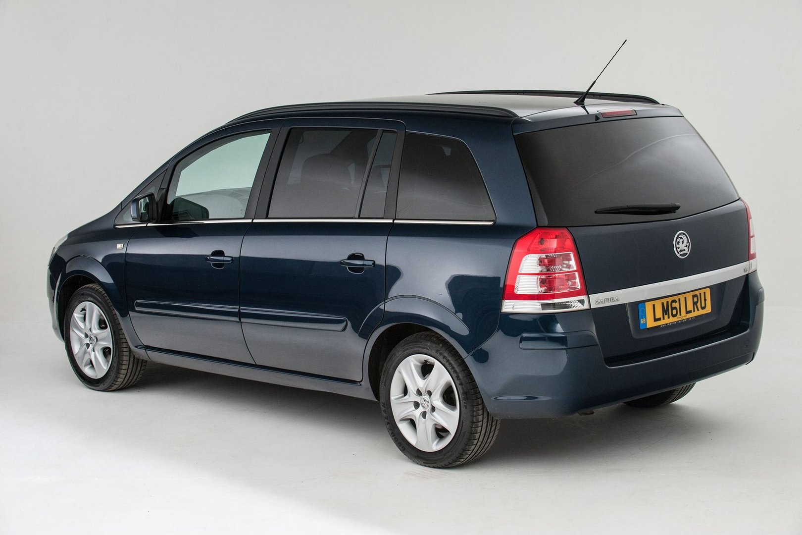 vauxhall_Zafira_2_generation_restyling__Compact_Van__1.jpg