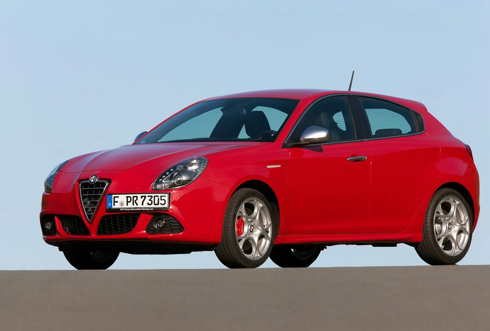 Alfa Romeo_Giulietta_3_generation__Hatchback_5-door__8.jpg