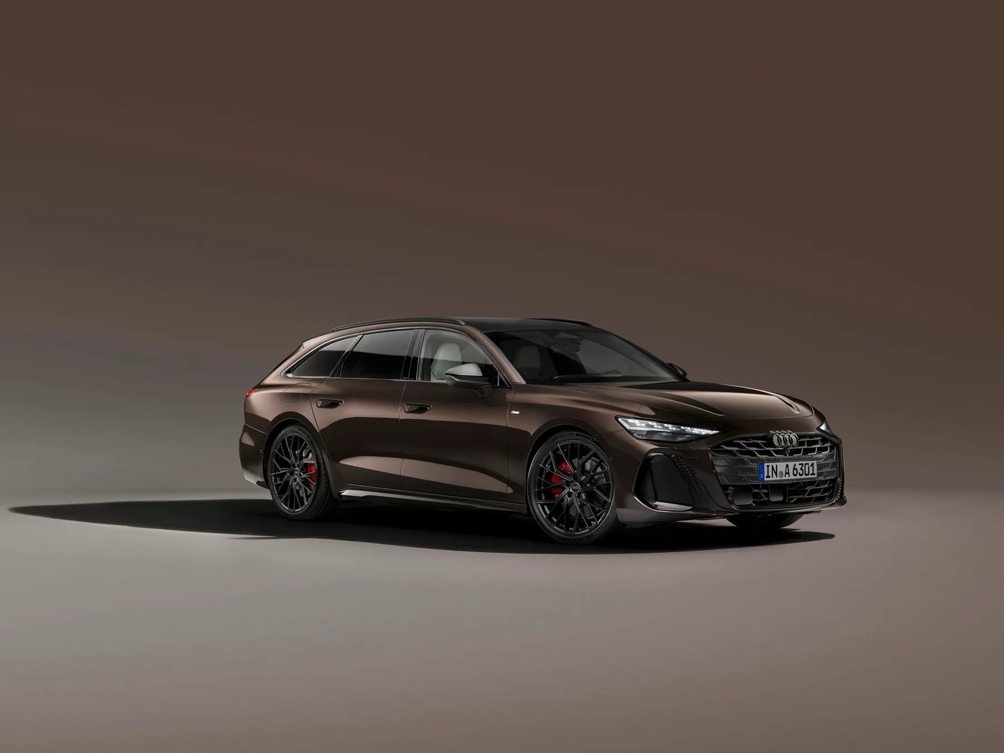 audi_A6_6_generation__Estate_5-door__2.jpg
