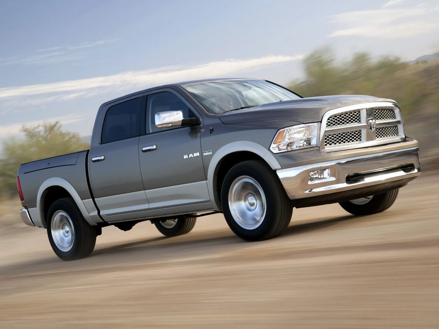 Dodge_RAM_4_generation__Pickup_double-cab__1.jpg