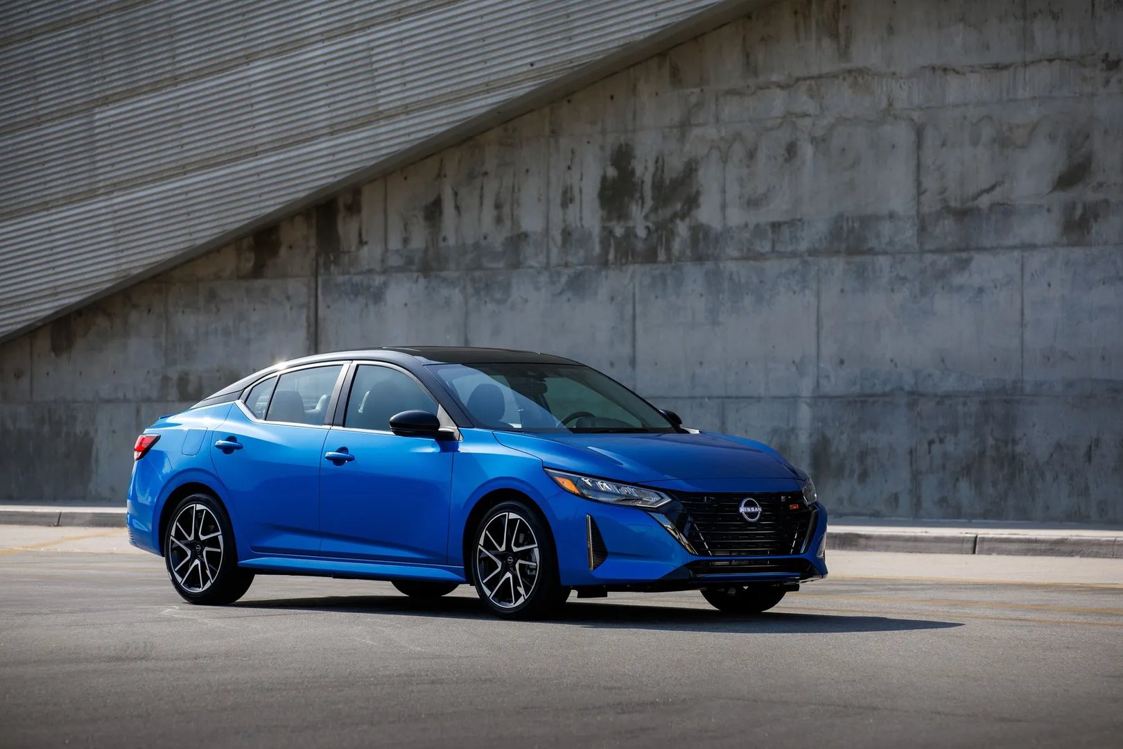 Nissan_Sentra_8_generation_restyling__Sedan__6.jpg