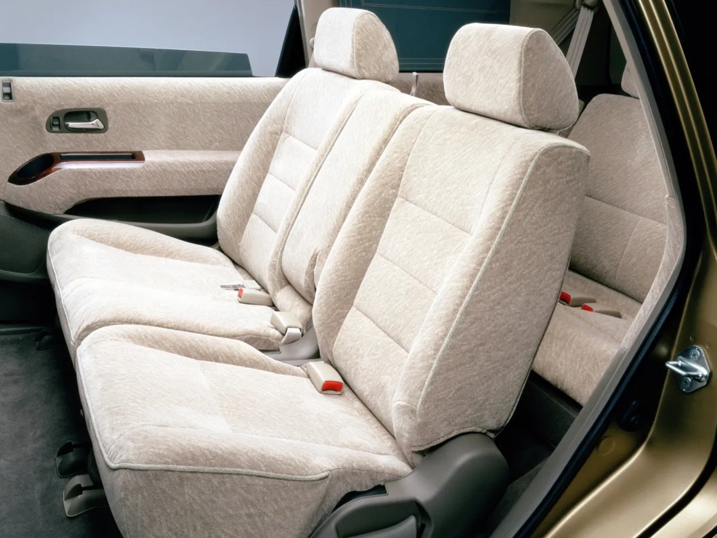 Honda_Odyssey_2_generation__Minivan__10.jpg