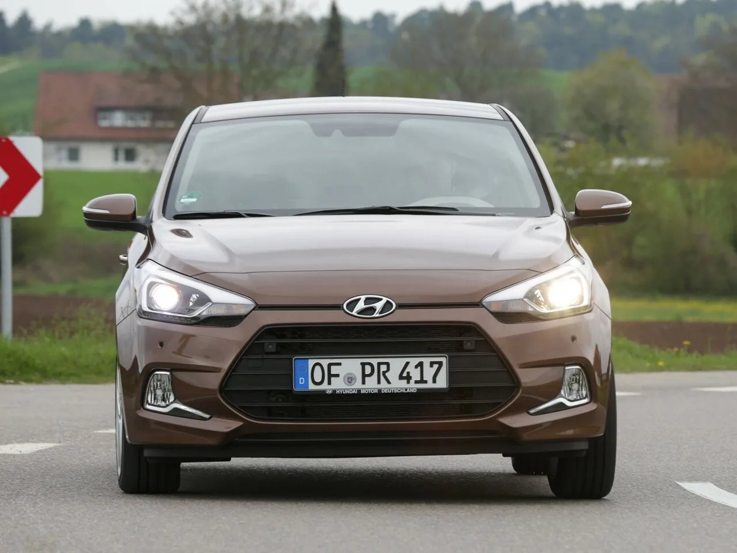 Hyundai_i20_2_generation__Mini_3-doors__4.jpg
