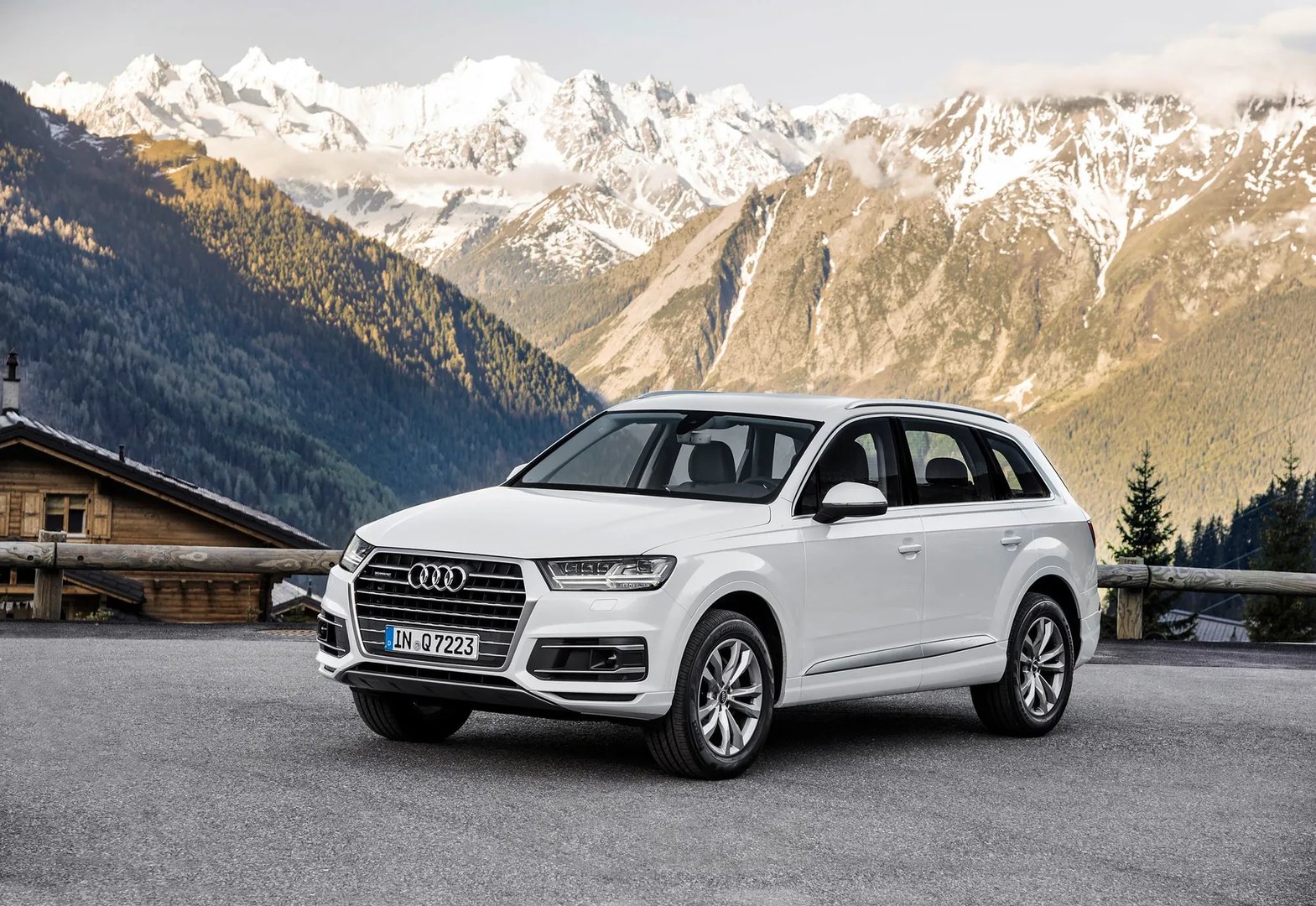 Audi_Q7_2_generation__SUV_5-doors__11.jpg