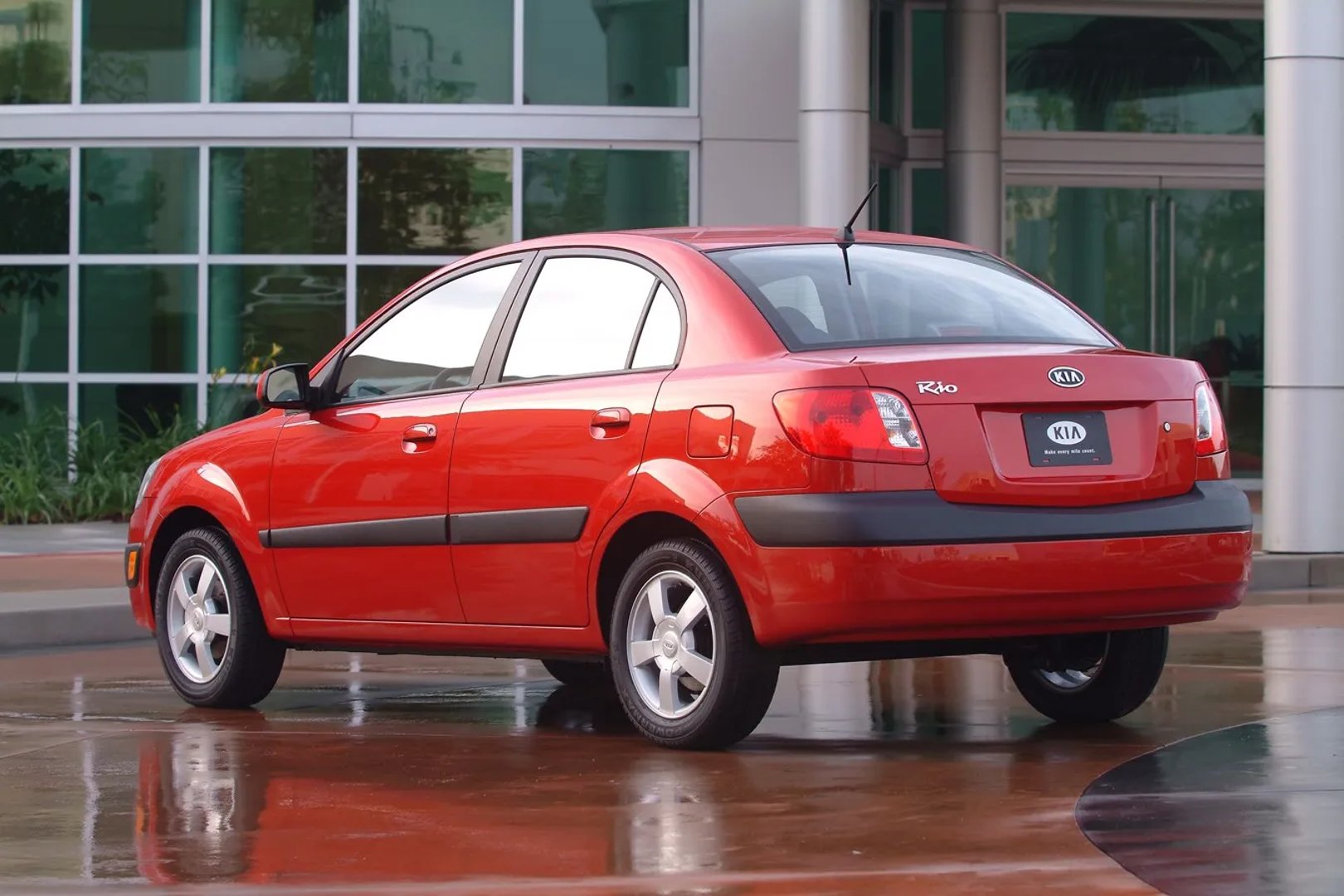 Kia_Rio_2_generation__Sedan__5.jpg