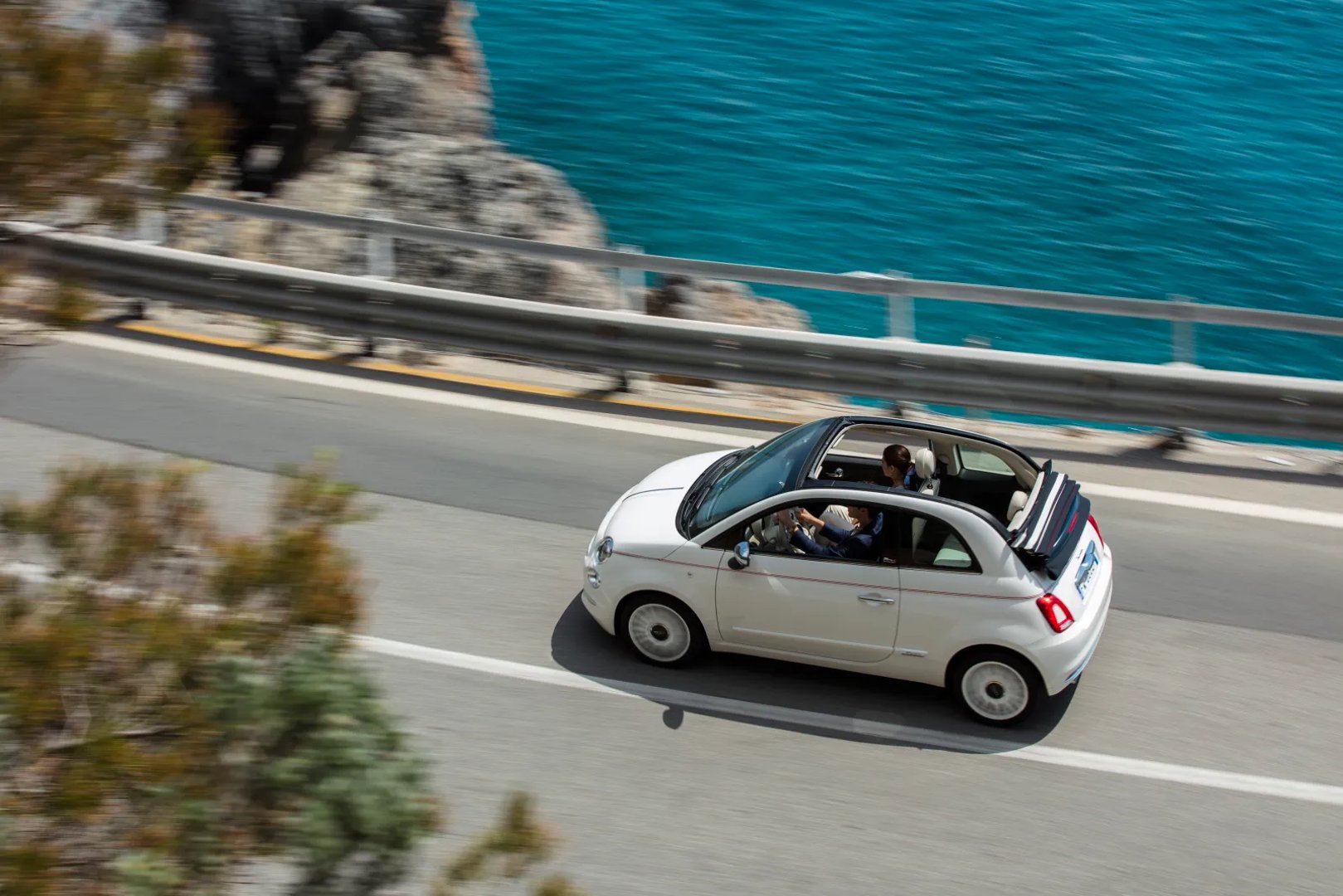 Fiat_500_2_generation_restyling__Cabrio__10.jpg