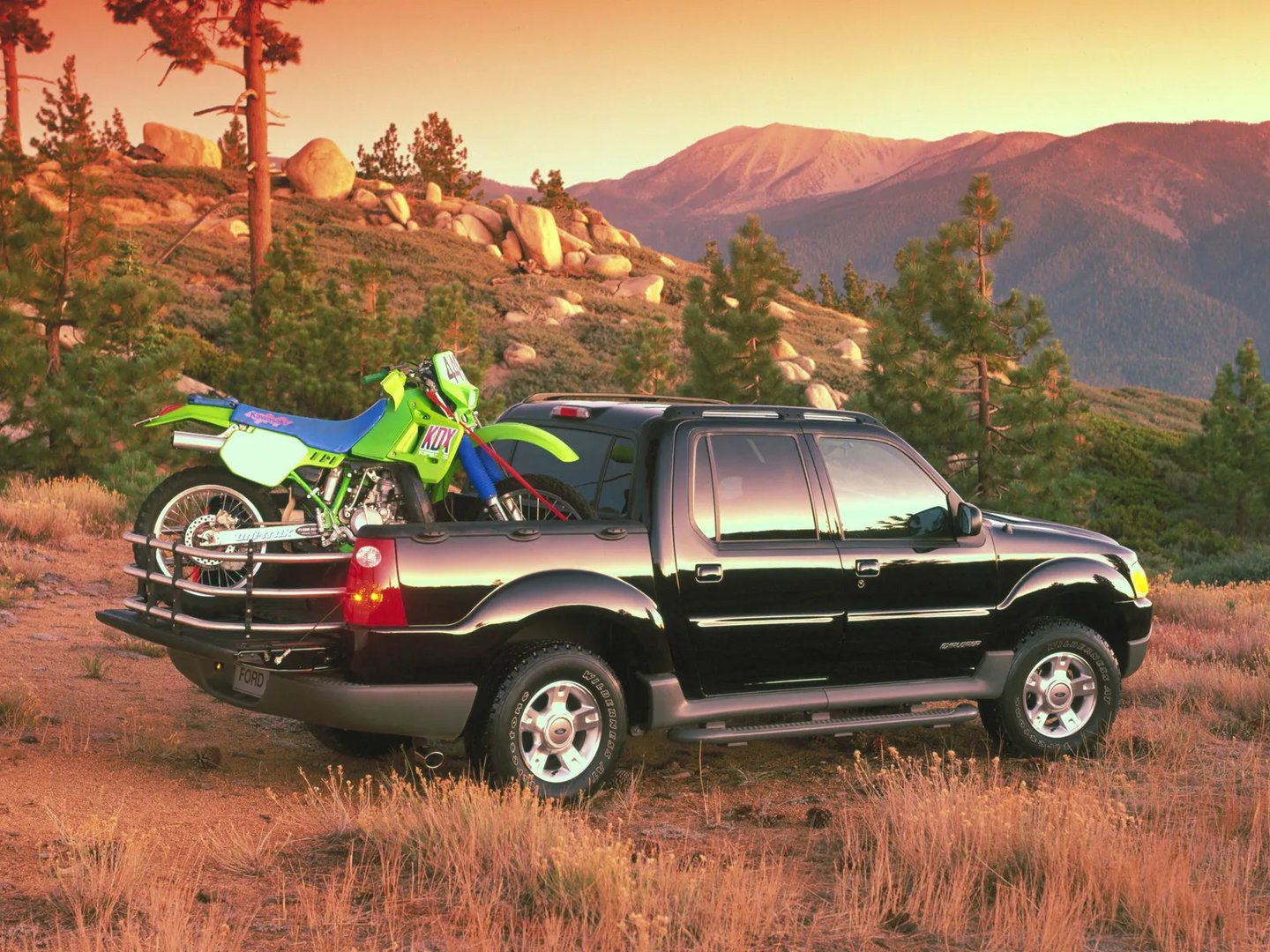 Ford_Explorer_Sport_Trac_1_generation__Pickup_double-cab__2.jpg
