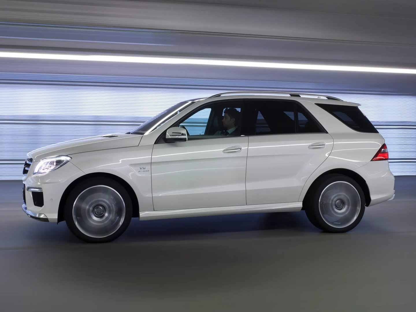 Mercedes_M-Class_AMG_3_generation__SUV_5-doors__11.jpg