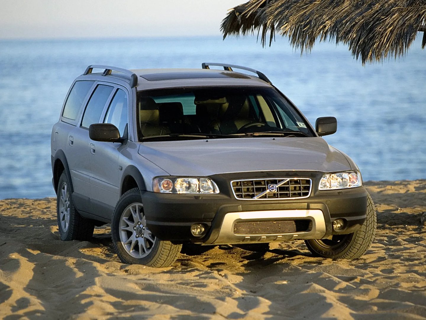 Volvo_XC70_1_generation_restyling__Estate_5-door__6.jpg