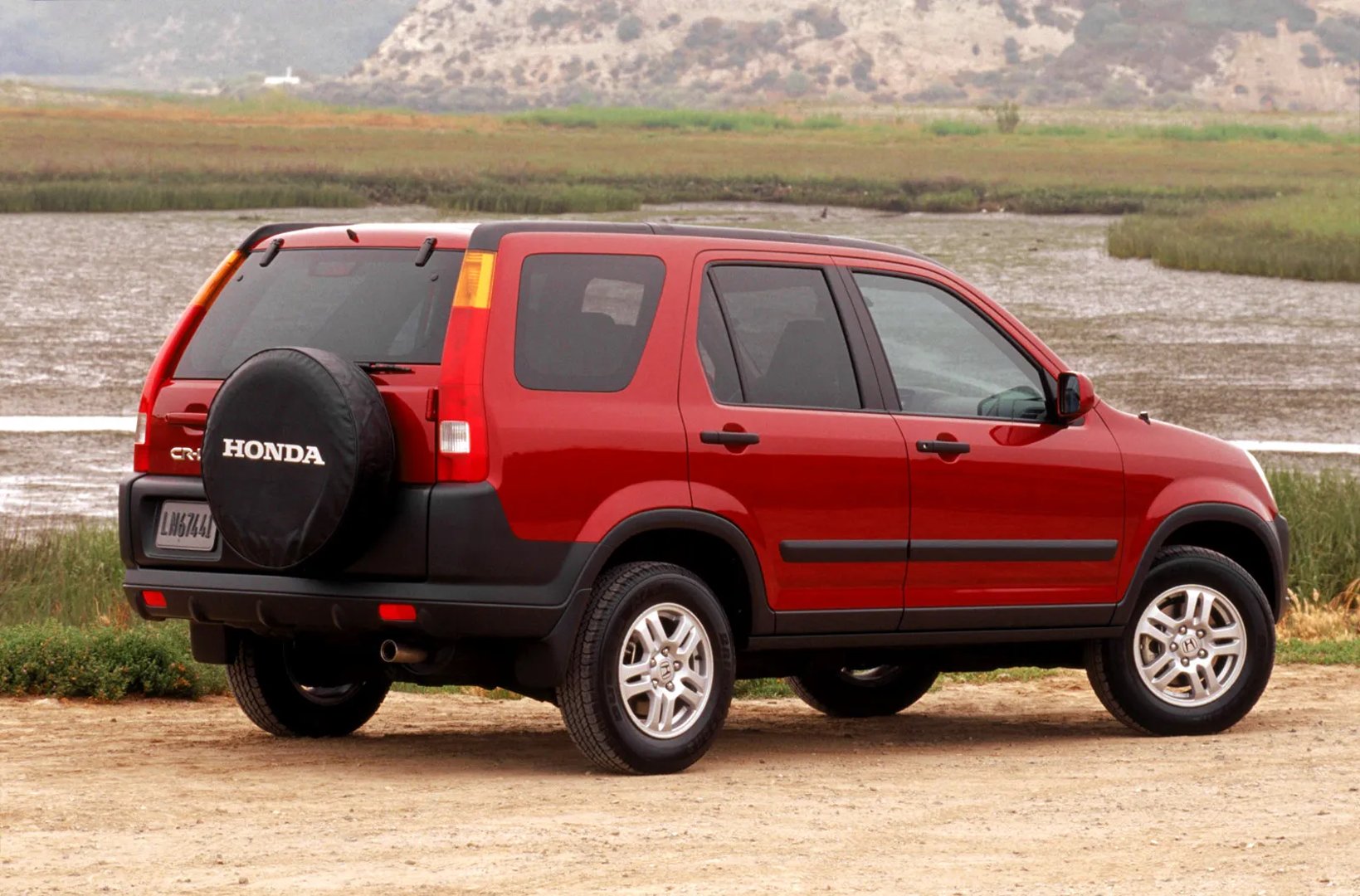 Honda_CR-V_2_generation__SUV_5-doors__6.jpg