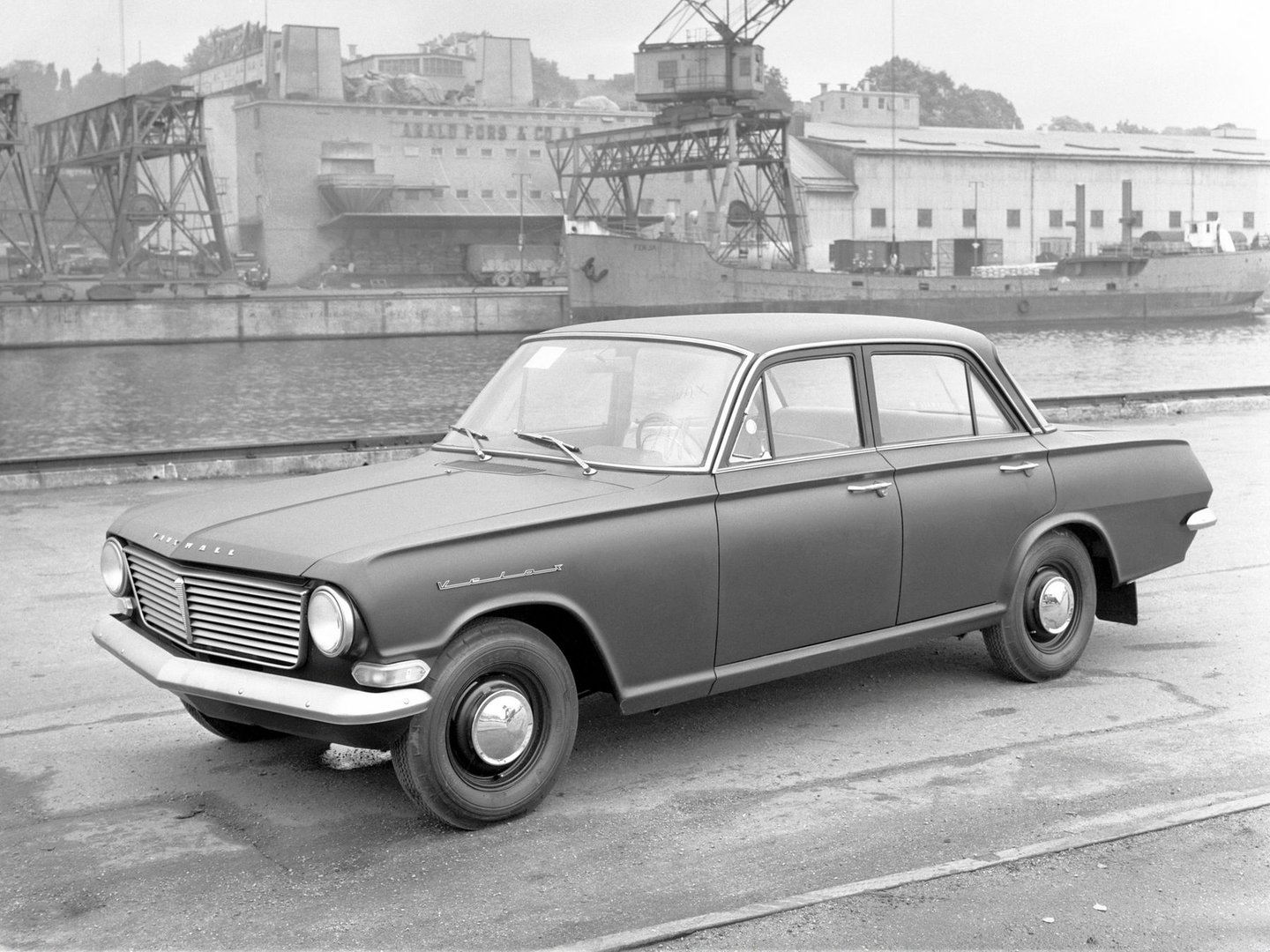 vauxhall_Velox_4_generation__Sedan__3.jpg