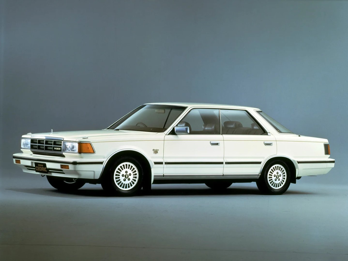 Nissan_Cedric_6_generation__Sedan_Hardtop__3.jpg