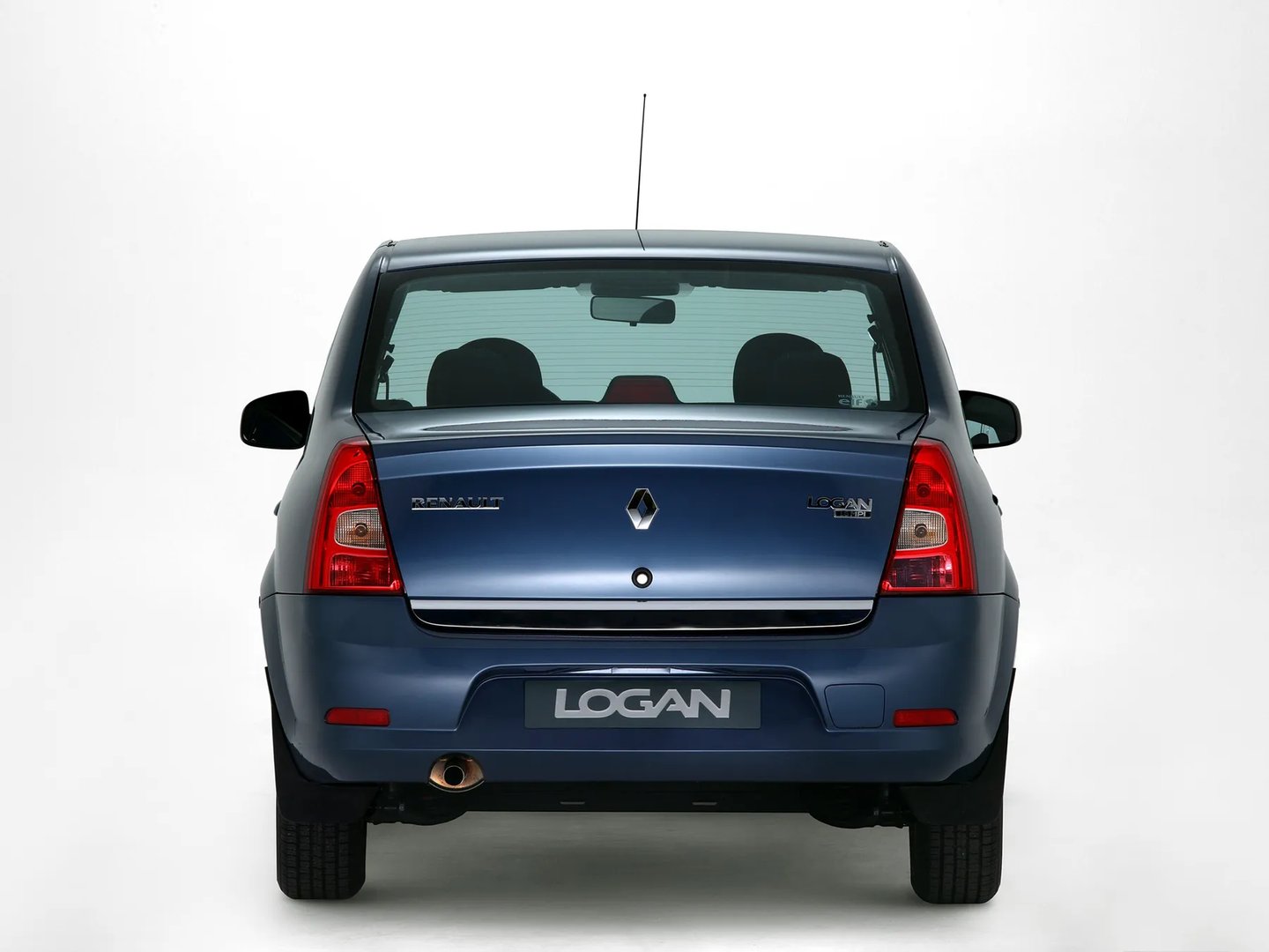 Renault_Logan_1_generation_restyling__Sedan__7.jpg