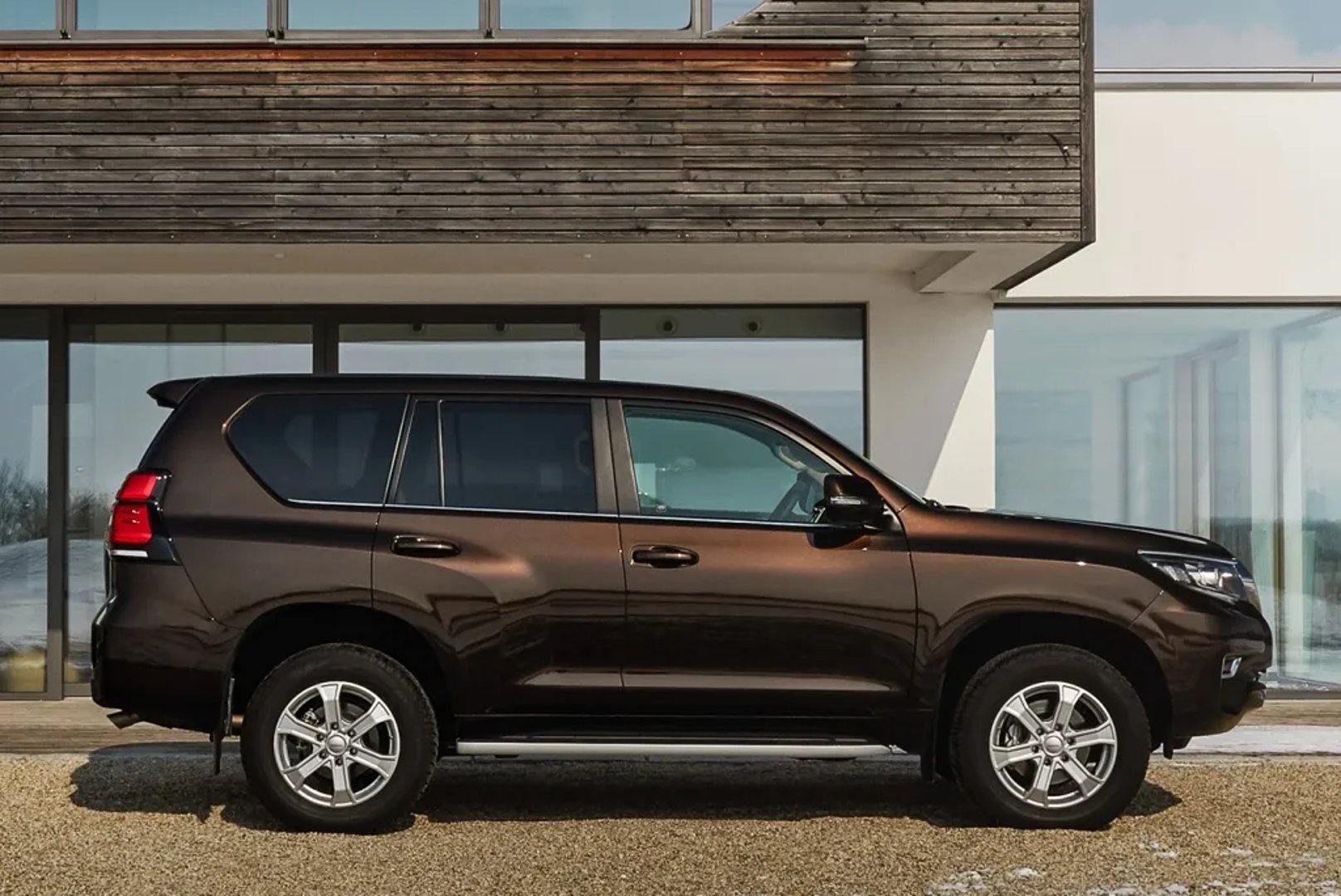 Toyota_Land_Cruiser_4_generation_restyling_2__SUV_5-doors__4.jpg