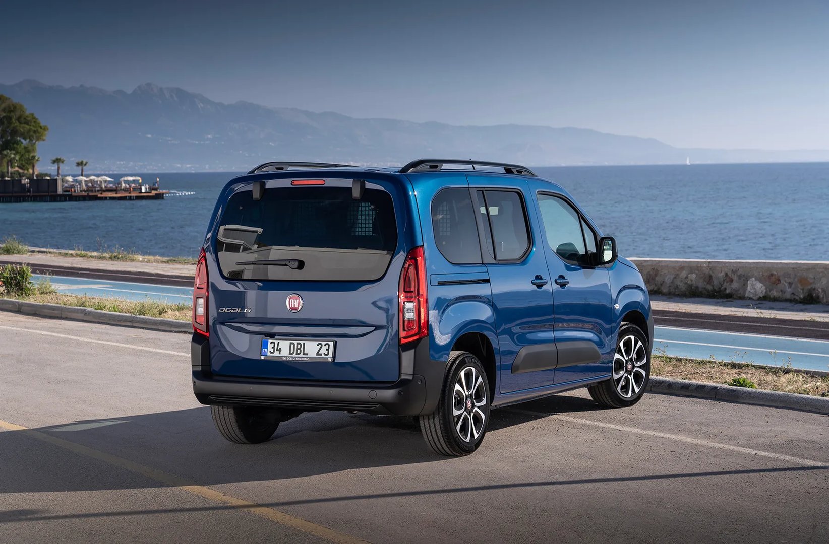 Fiat_Doblo_3_generation__Compact_Van_Long__1.jpg