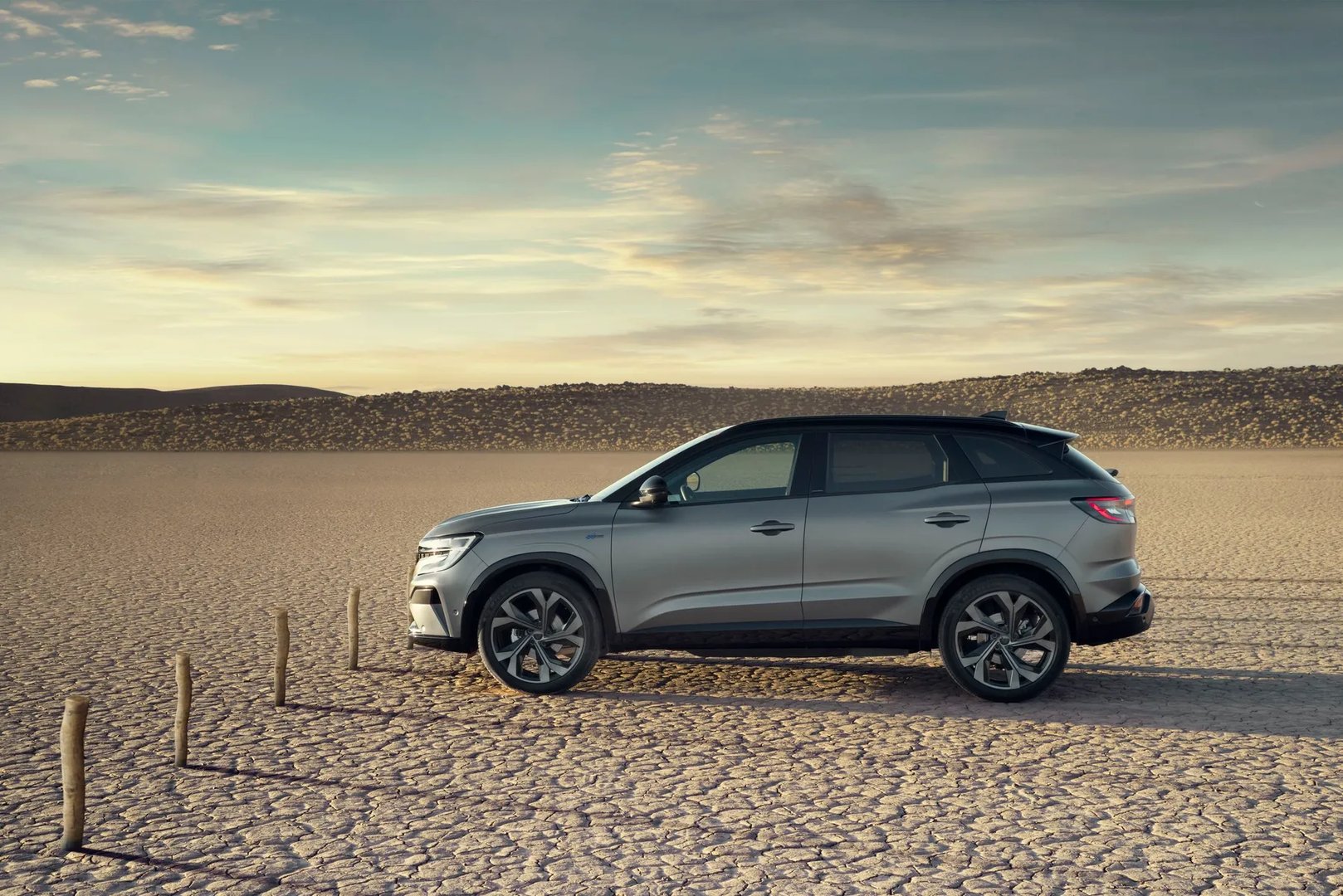 Renault_Austral_1_generation__SUV_5-doors__8.jpg
