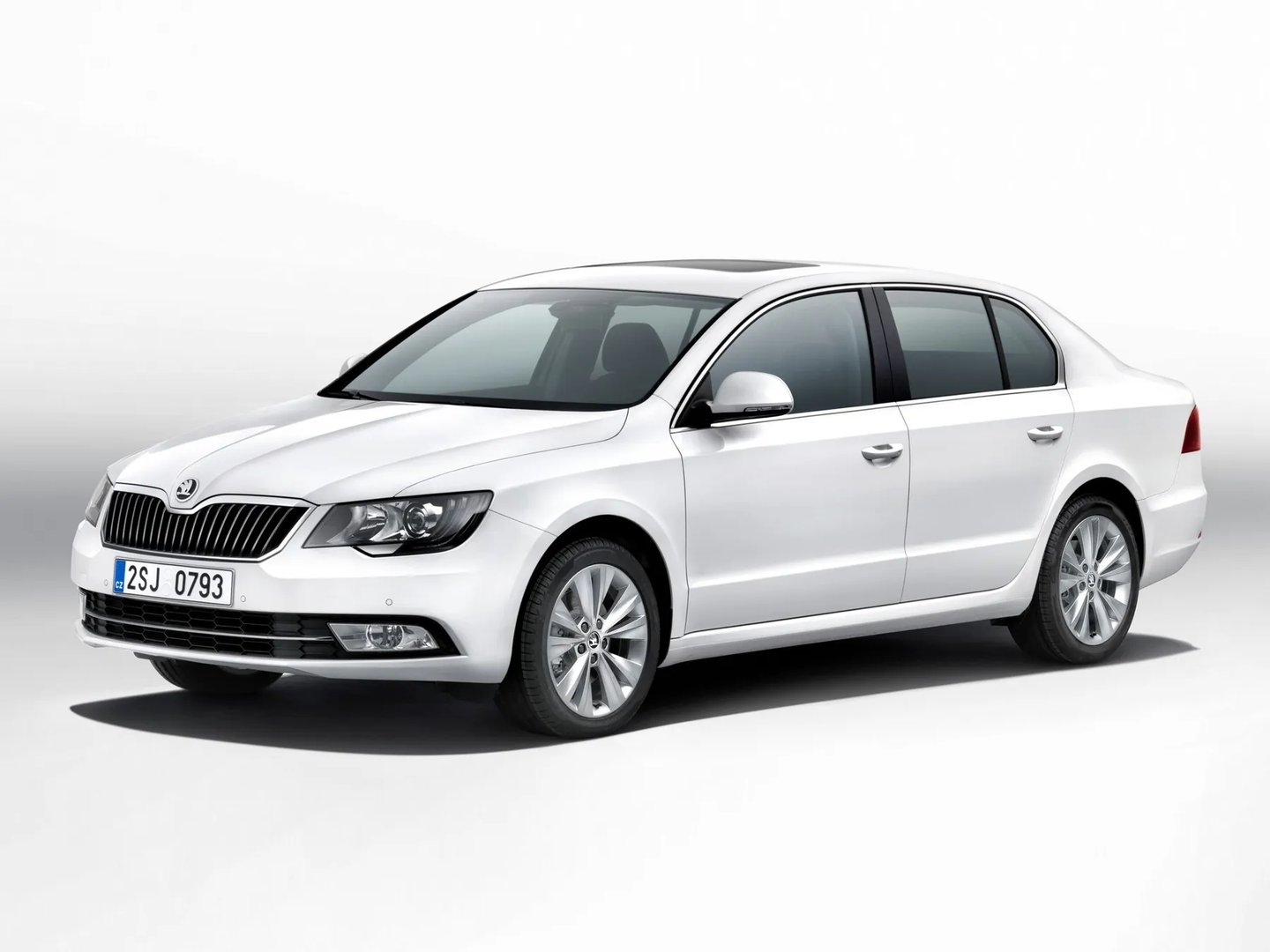 Skoda_Superb_2_generation_restyling__Liftback__10.jpg