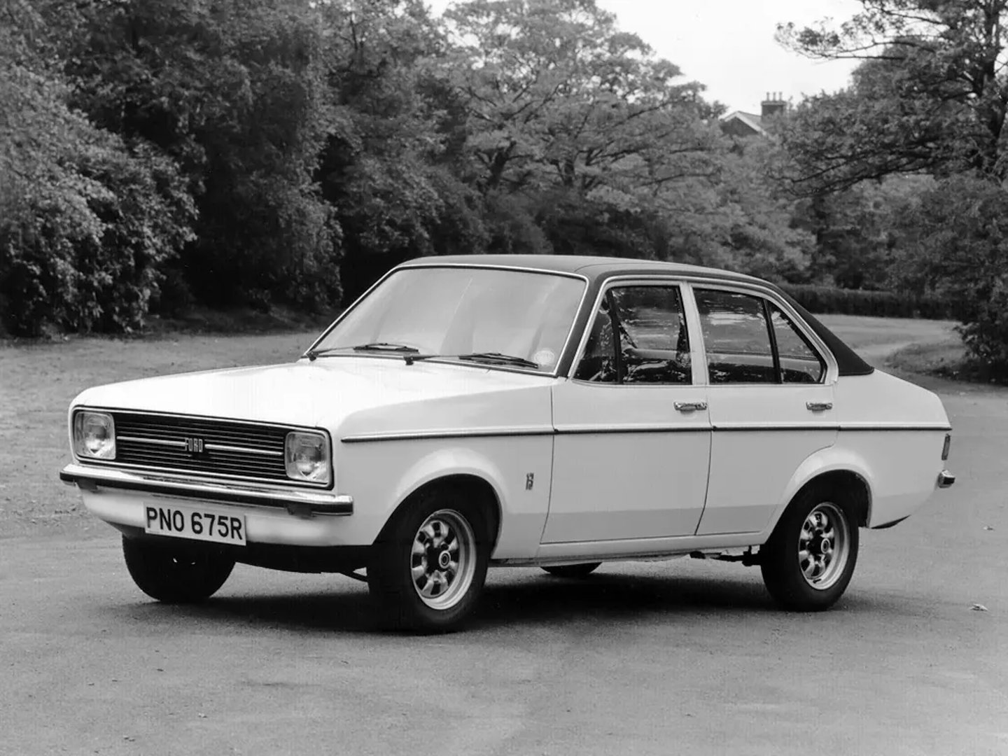 Ford_Escort_2_generation__Sedan__1.jpg