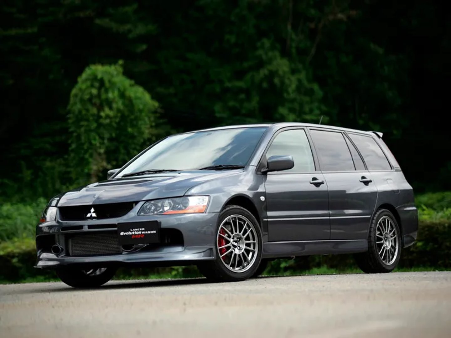 Mitsubishi_Lancer_Evolution_9_generation__Estate_5-door__1.jpg