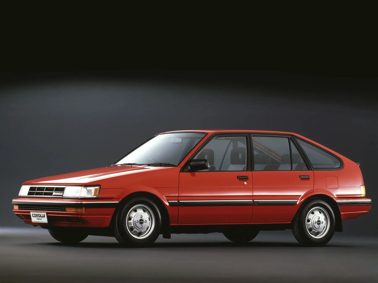 Toyota_Corolla_5_generation__Hatchback_5-door__2.jpg