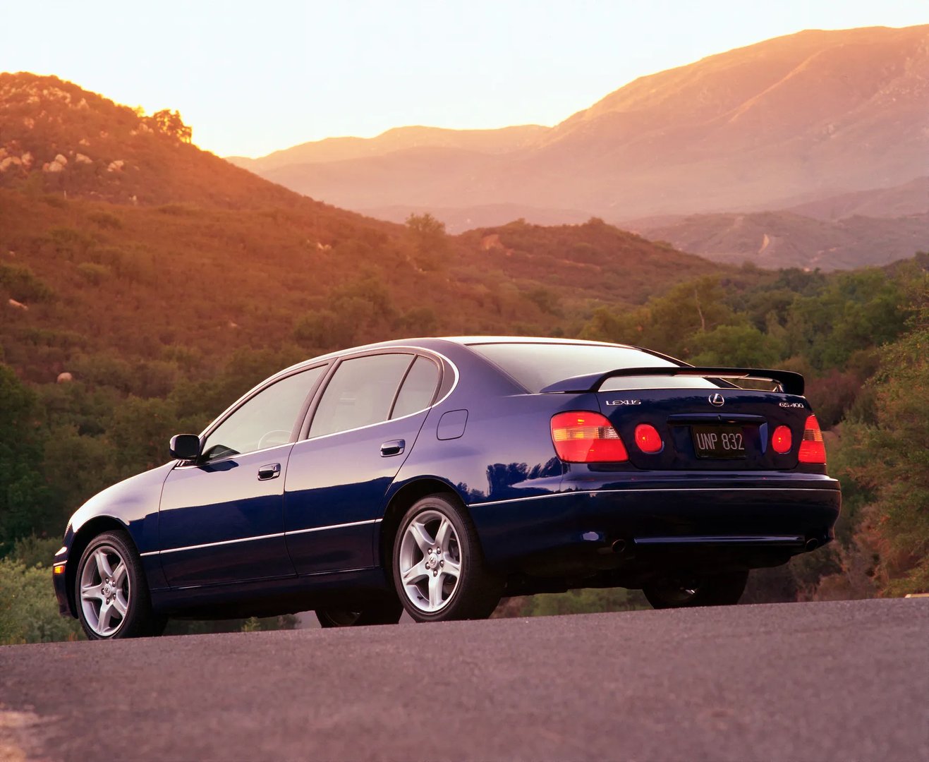 Lexus_GS_2_generation__Sedan__2.jpg